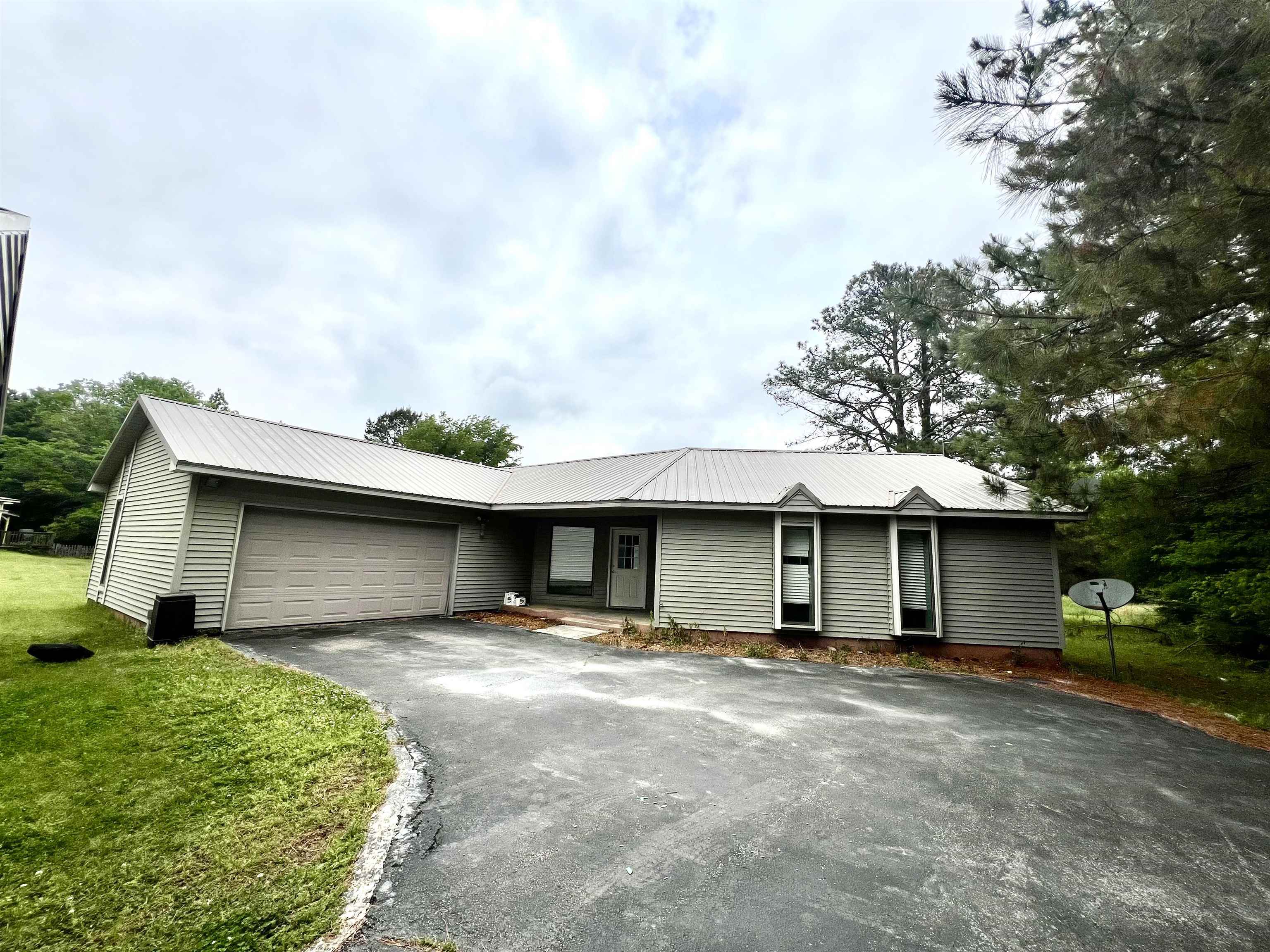 575 Golf Dr Property Photo 8