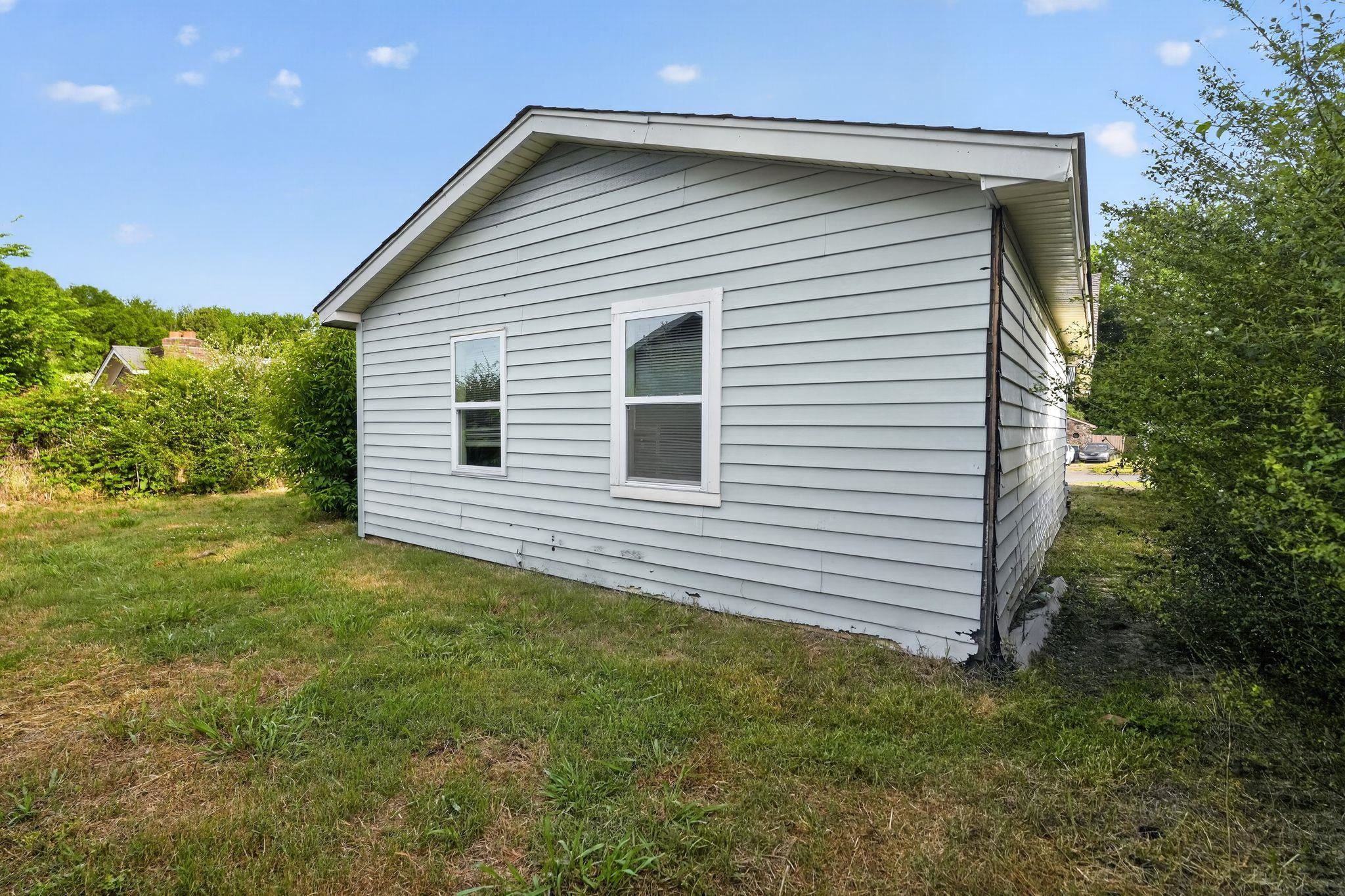 19 Lydgate Ave Property Photo 2
