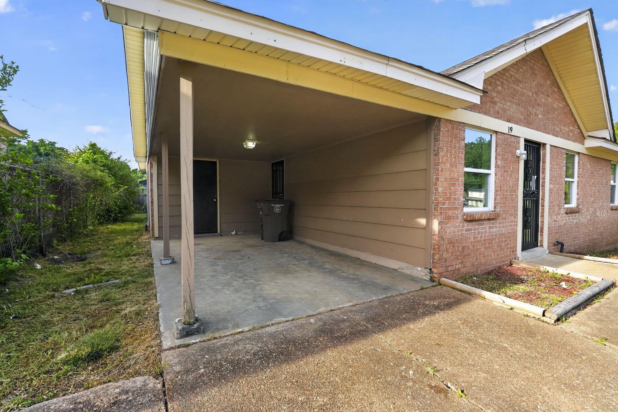 19 Lydgate Ave Property Photo 3