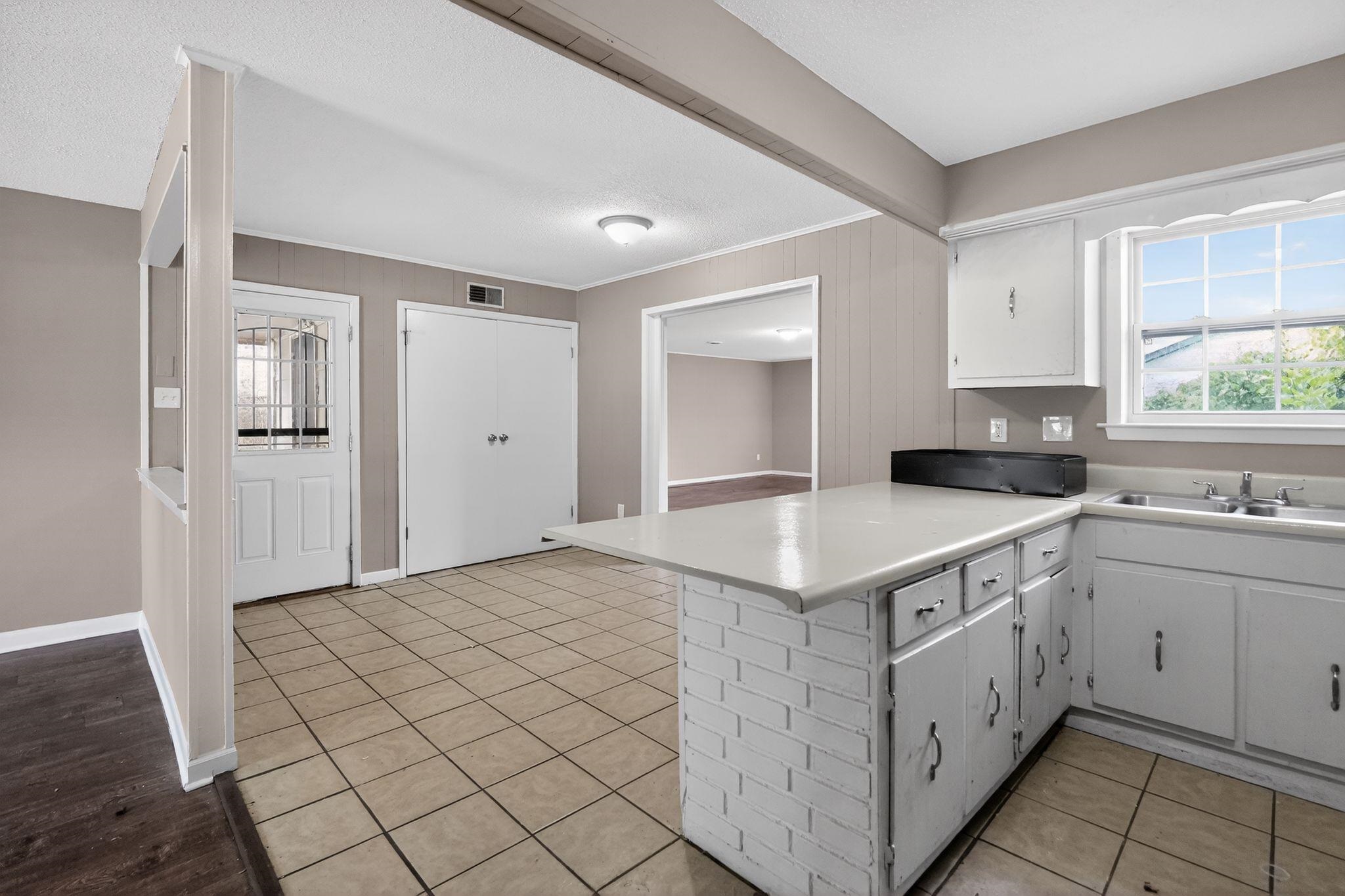 19 Lydgate Ave Property Photo 26