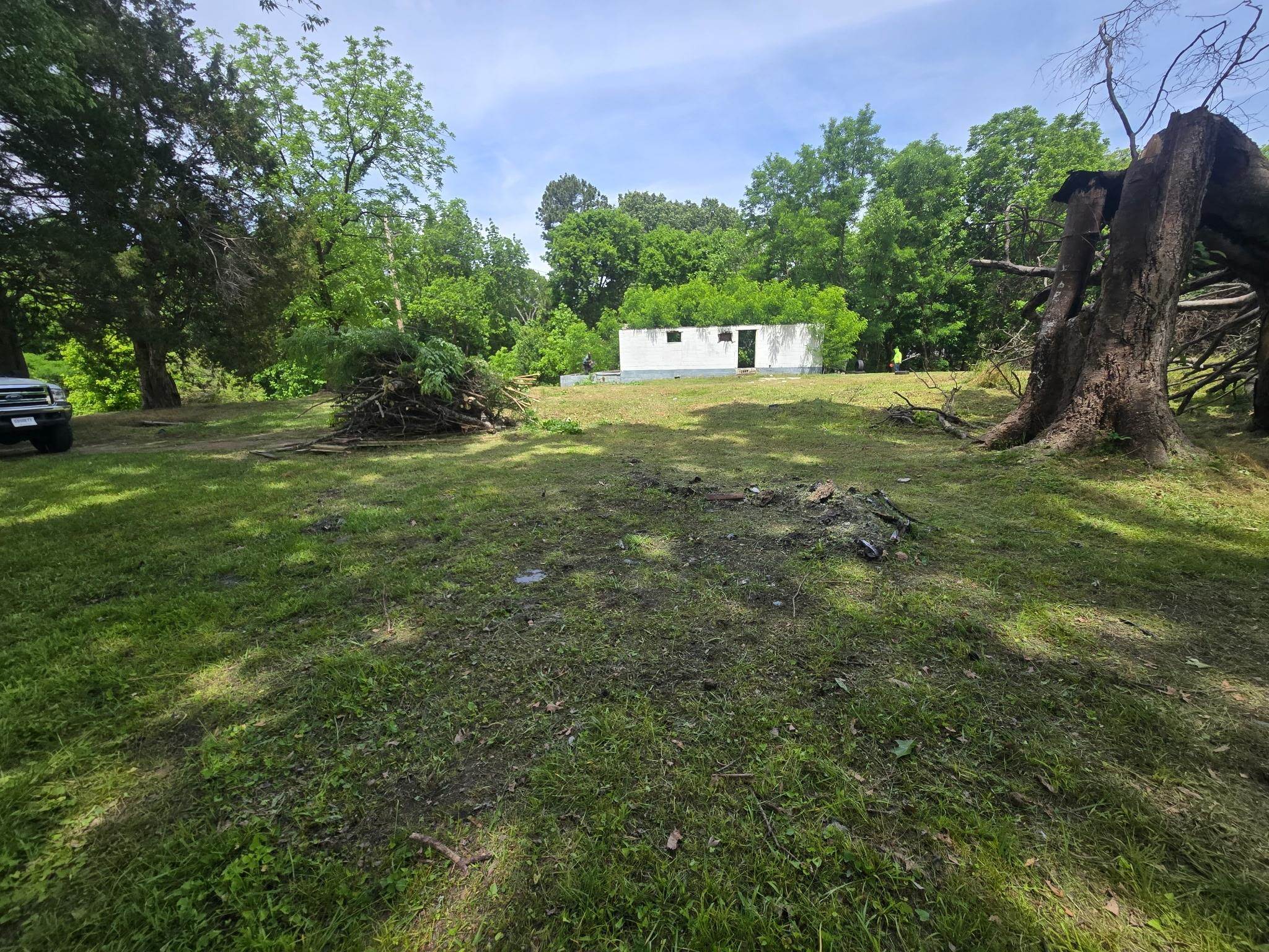 5106 HILLBROOK DR