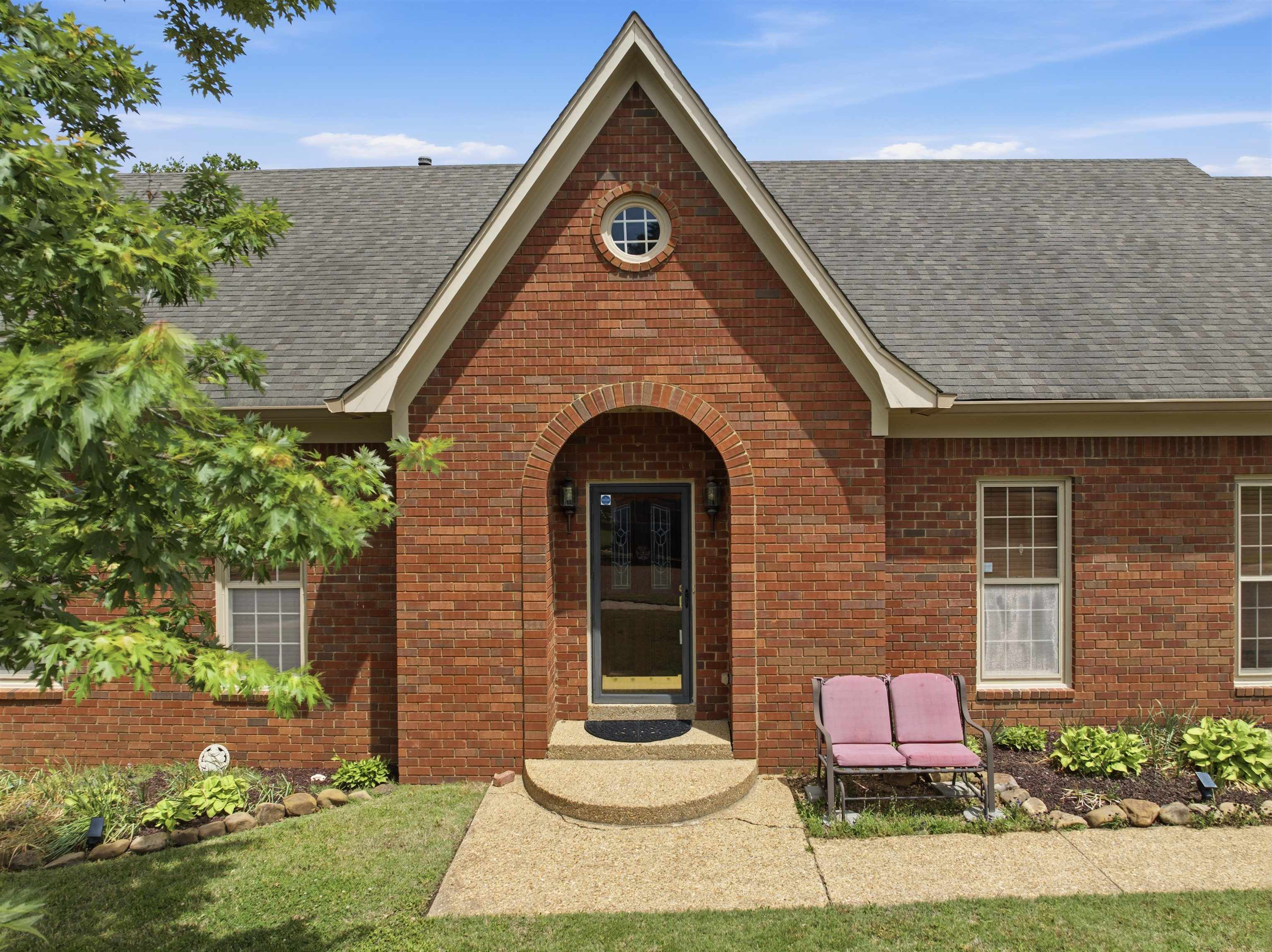 540 Wilkes Cv Property Photo 2