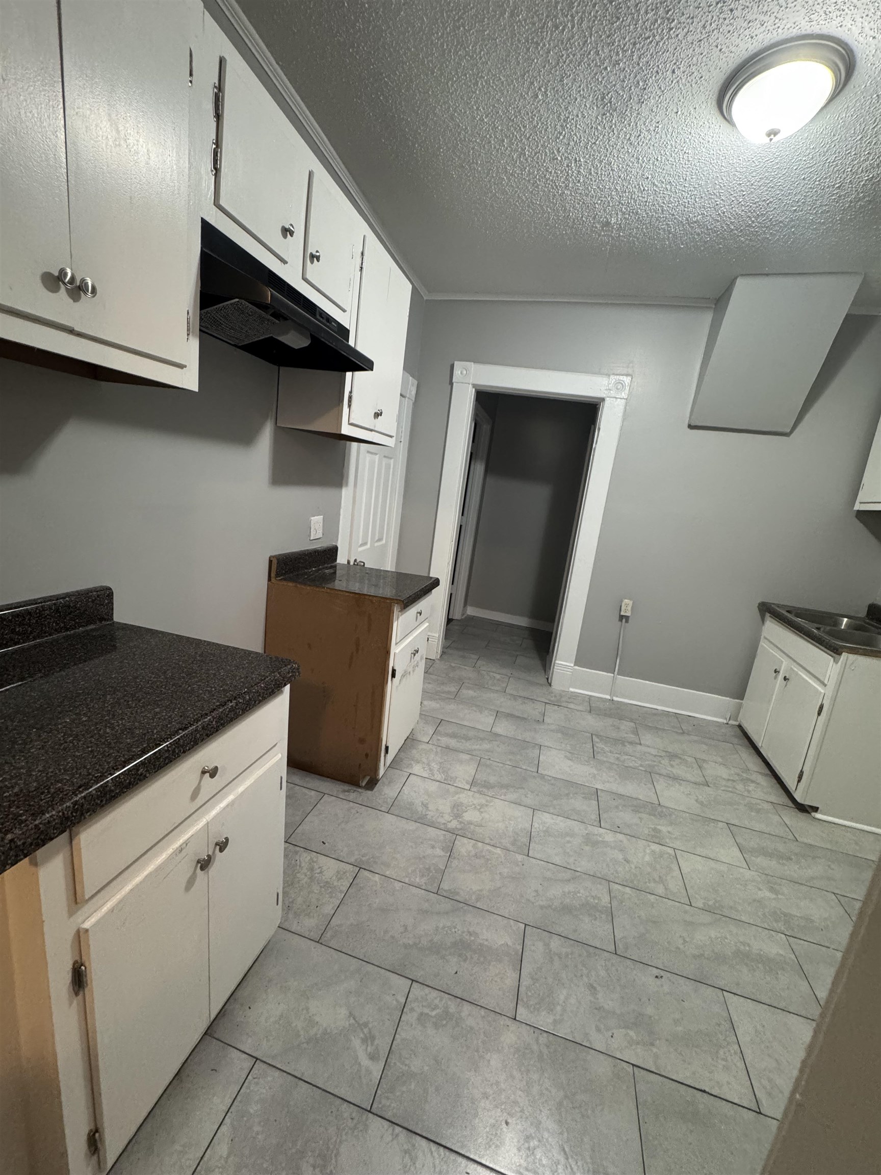629 E Trigg Ave Property Photo 2