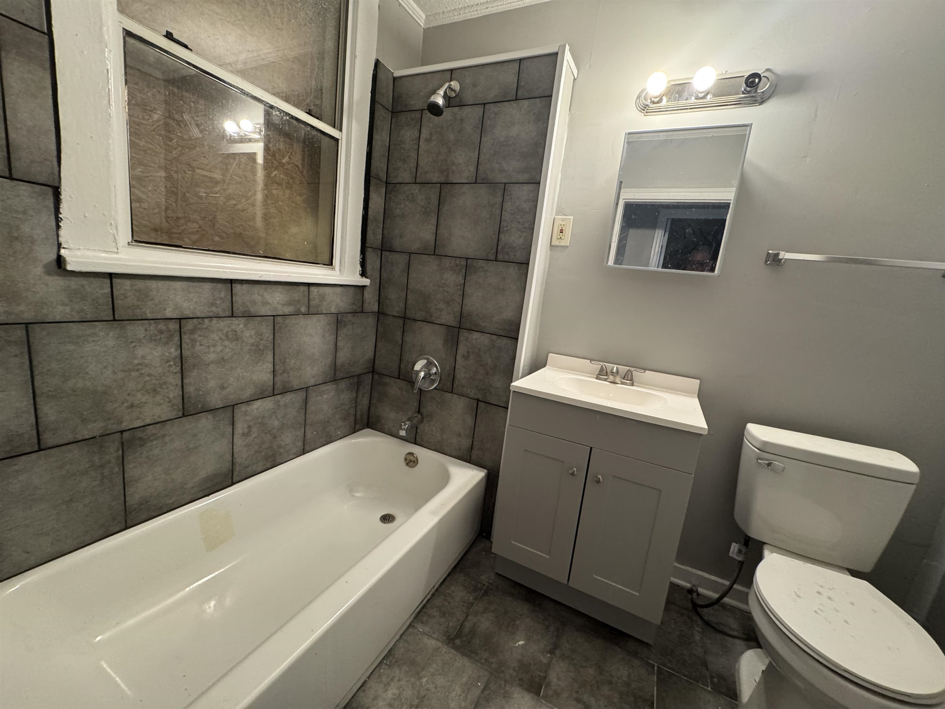 629 E Trigg Ave Property Photo 7