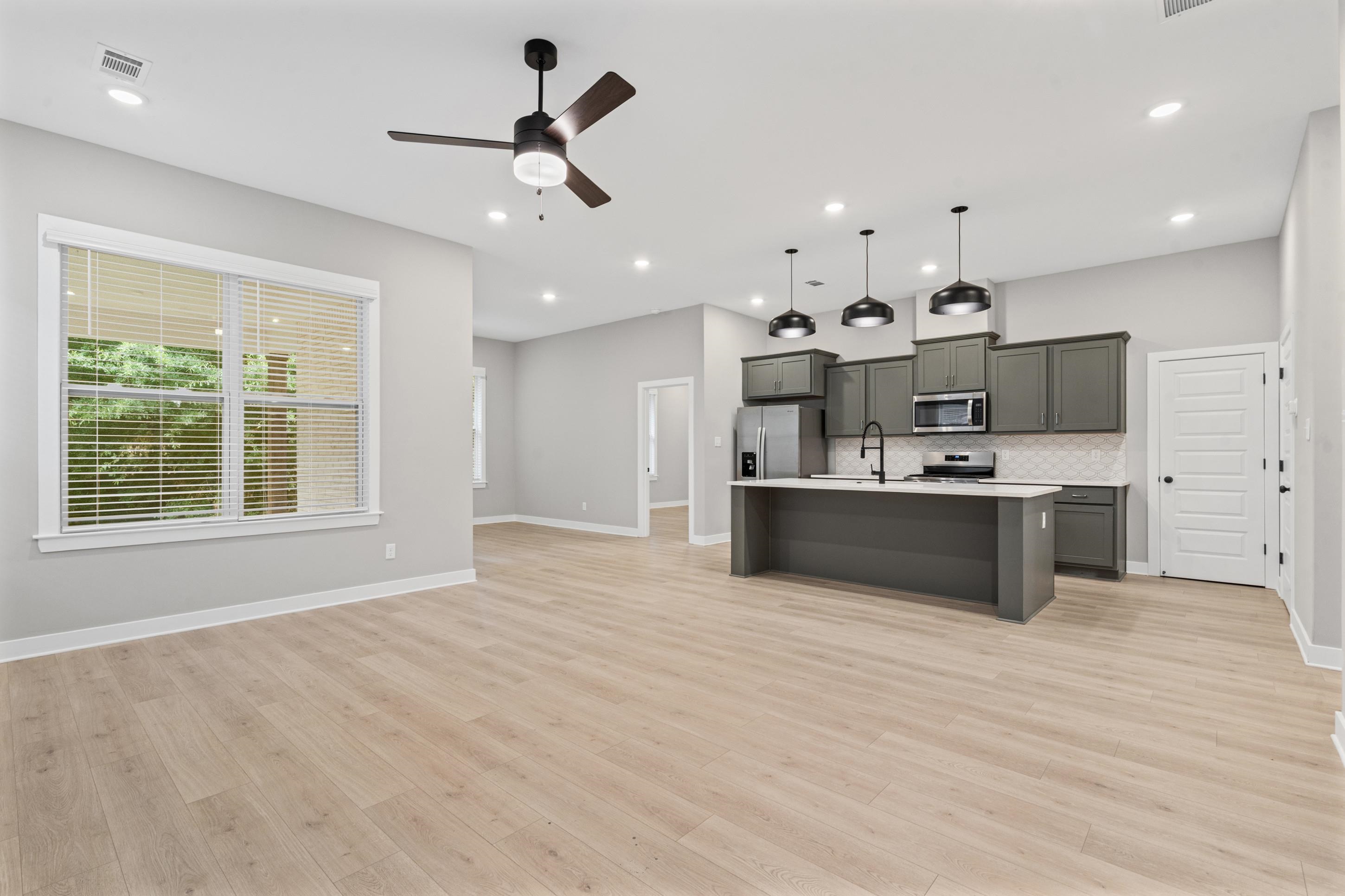 9940 Delphinium Dr N Property Photo 6
