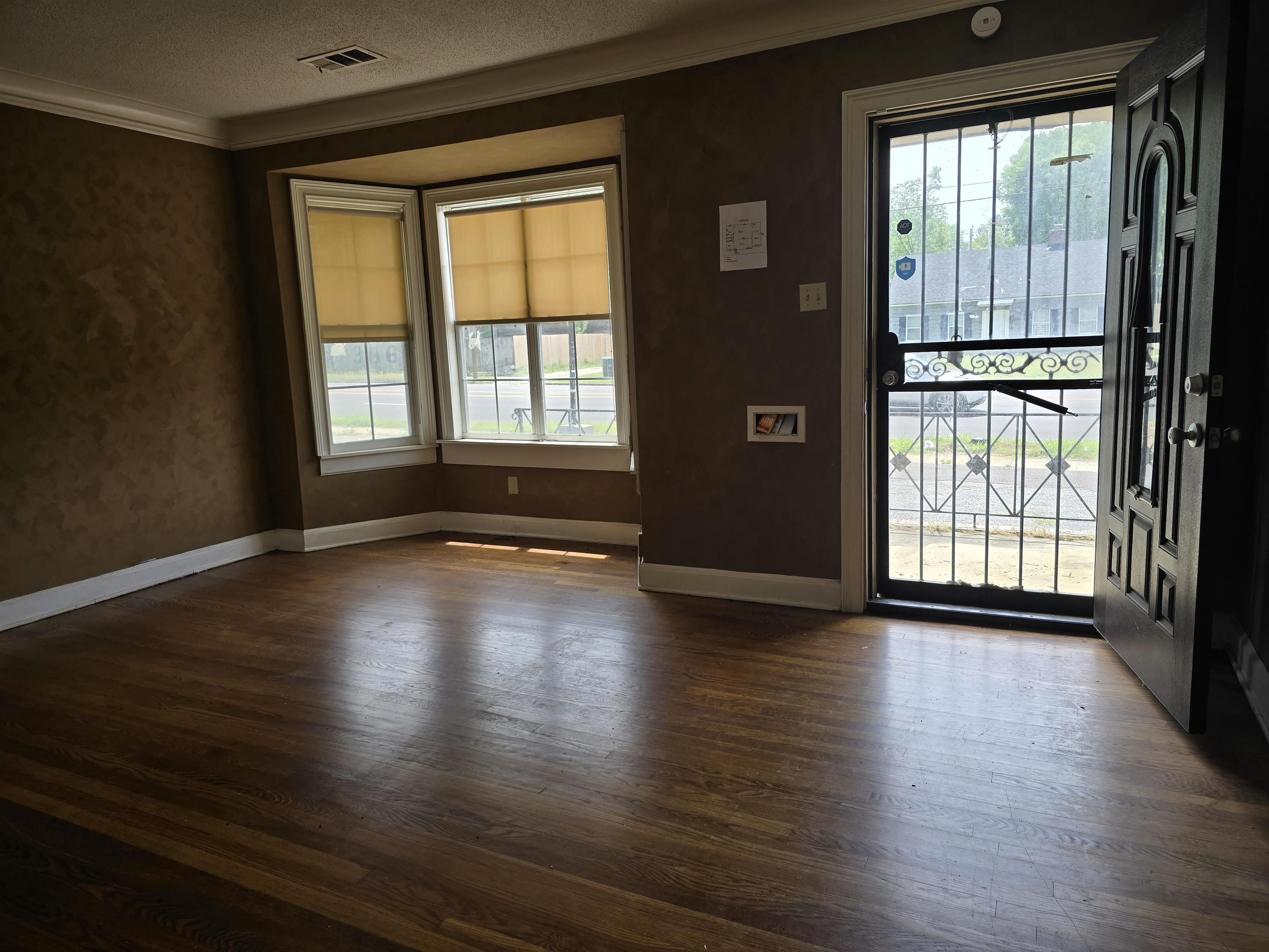 3048 Park Ave Property Photo 4