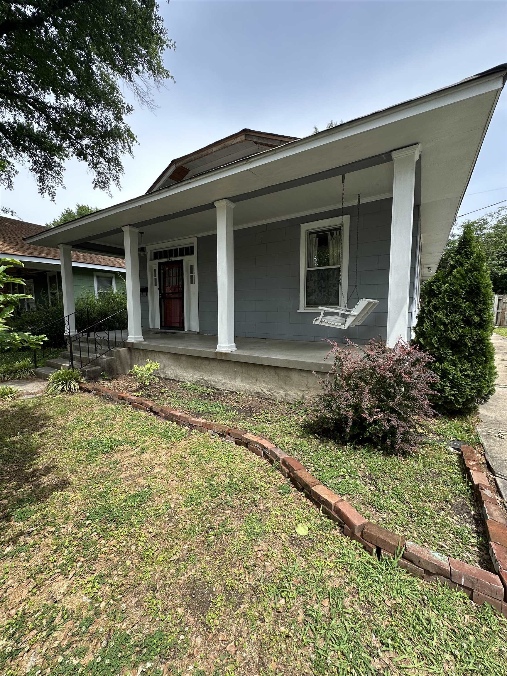884 MEDA DR Property Photo 1