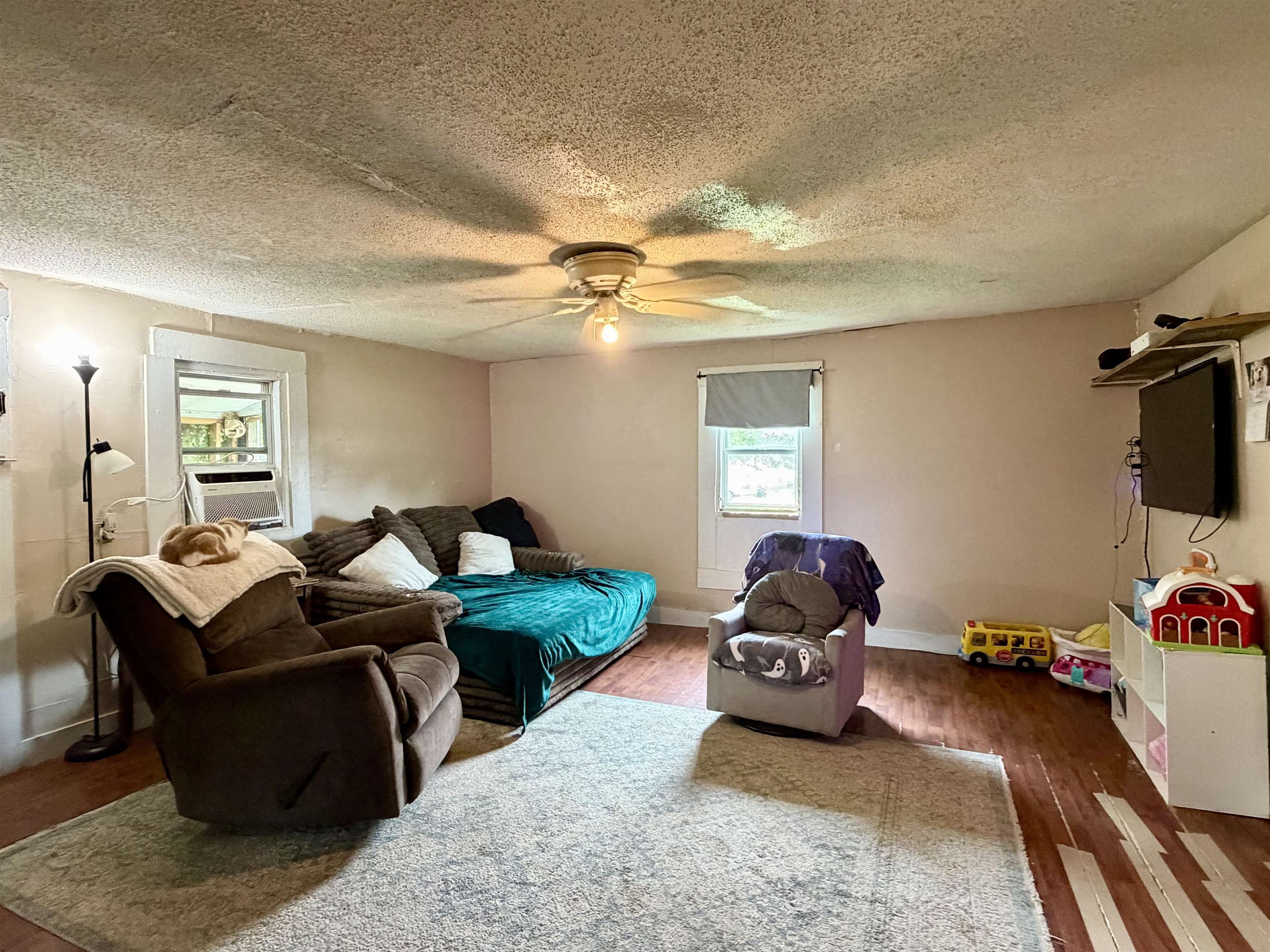 701 Circle Hill Dr Property Photo 3