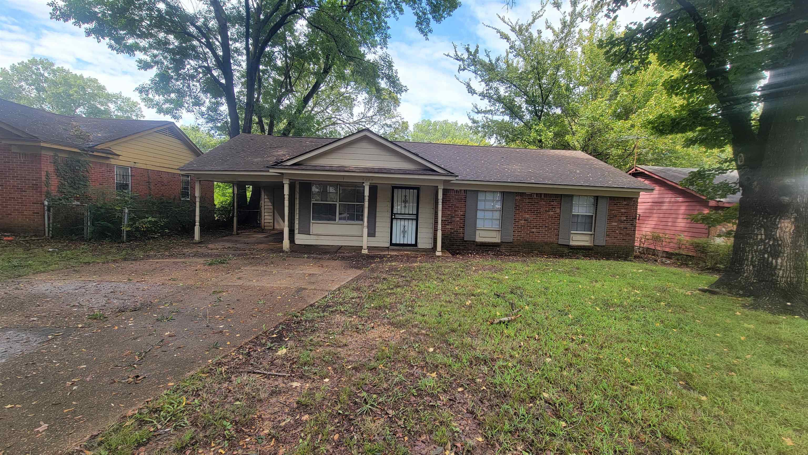 3245 Sinclair Dr Property Photo 2