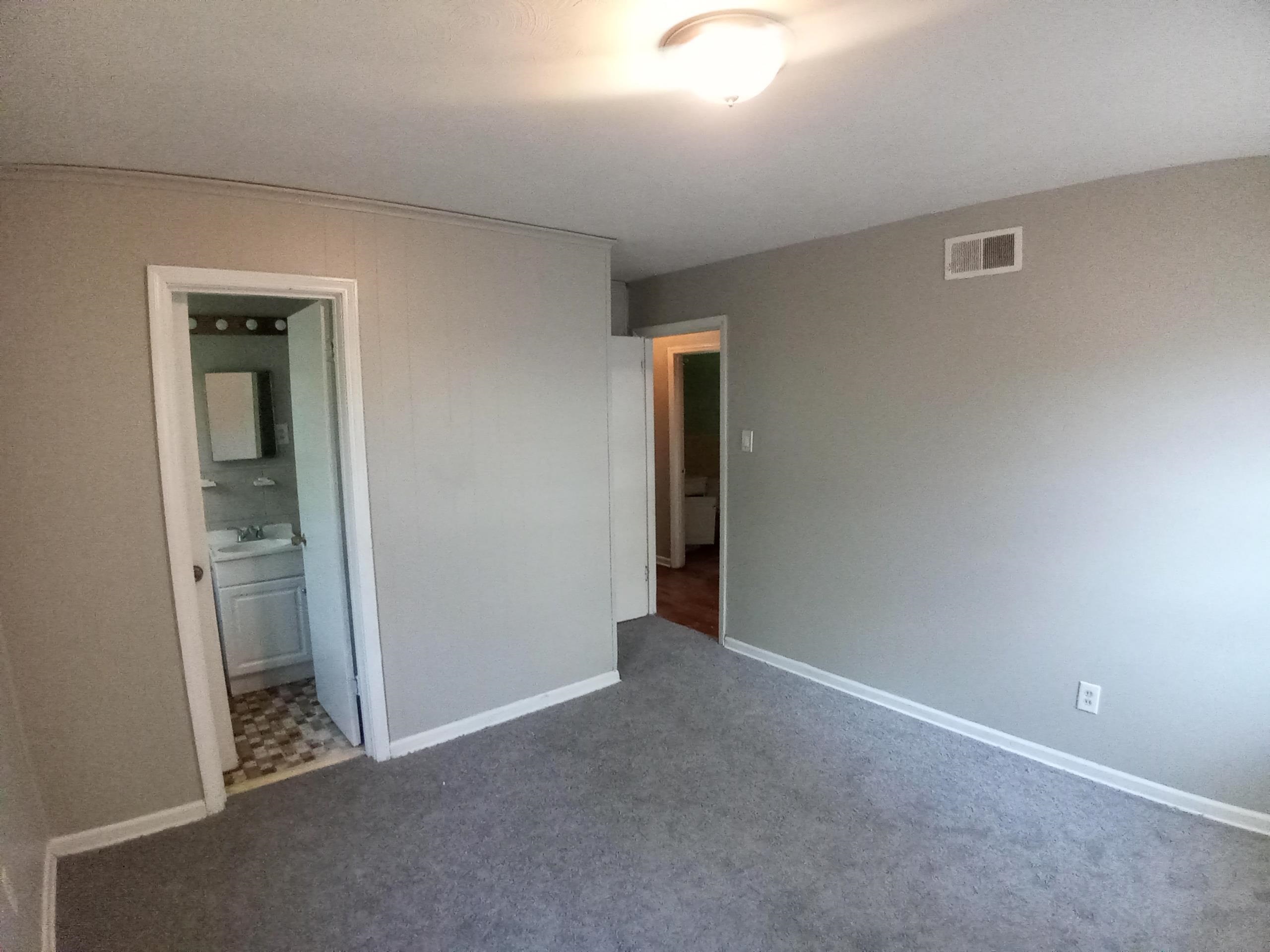 1675 Haywood Ave Property Photo 6