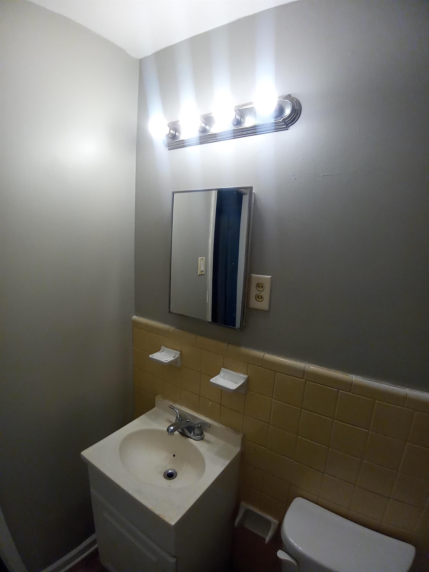 1675 Haywood Ave Property Photo 12