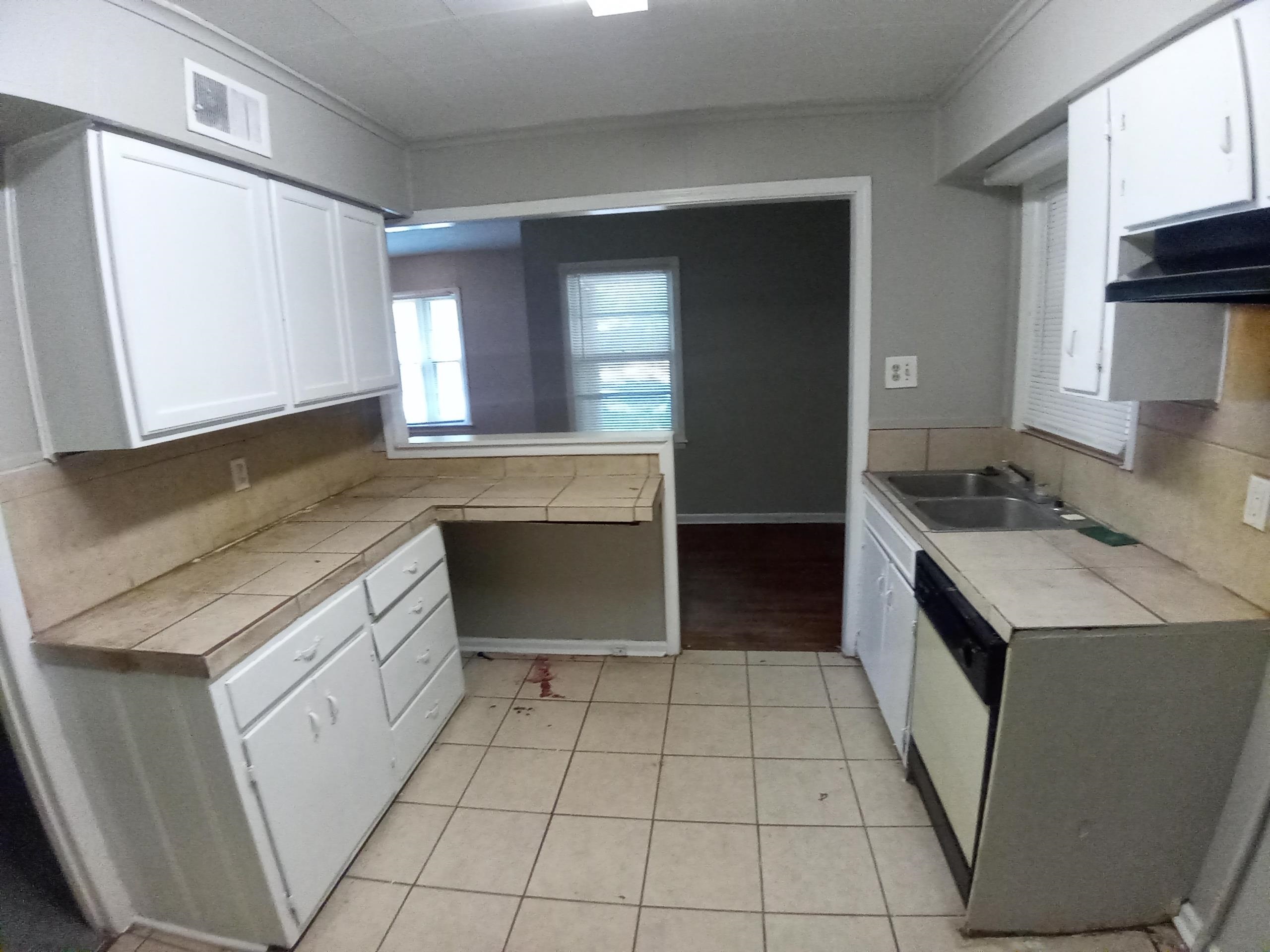 1675 Haywood Ave Property Photo 14