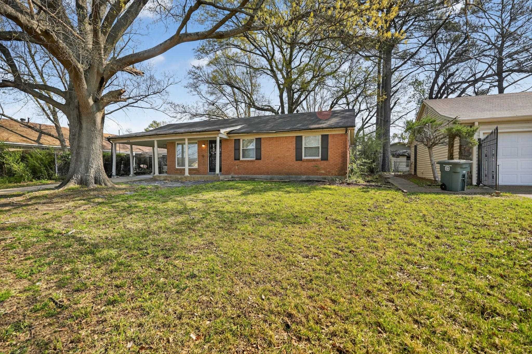 4378 Hawkeye St Property Photo 3