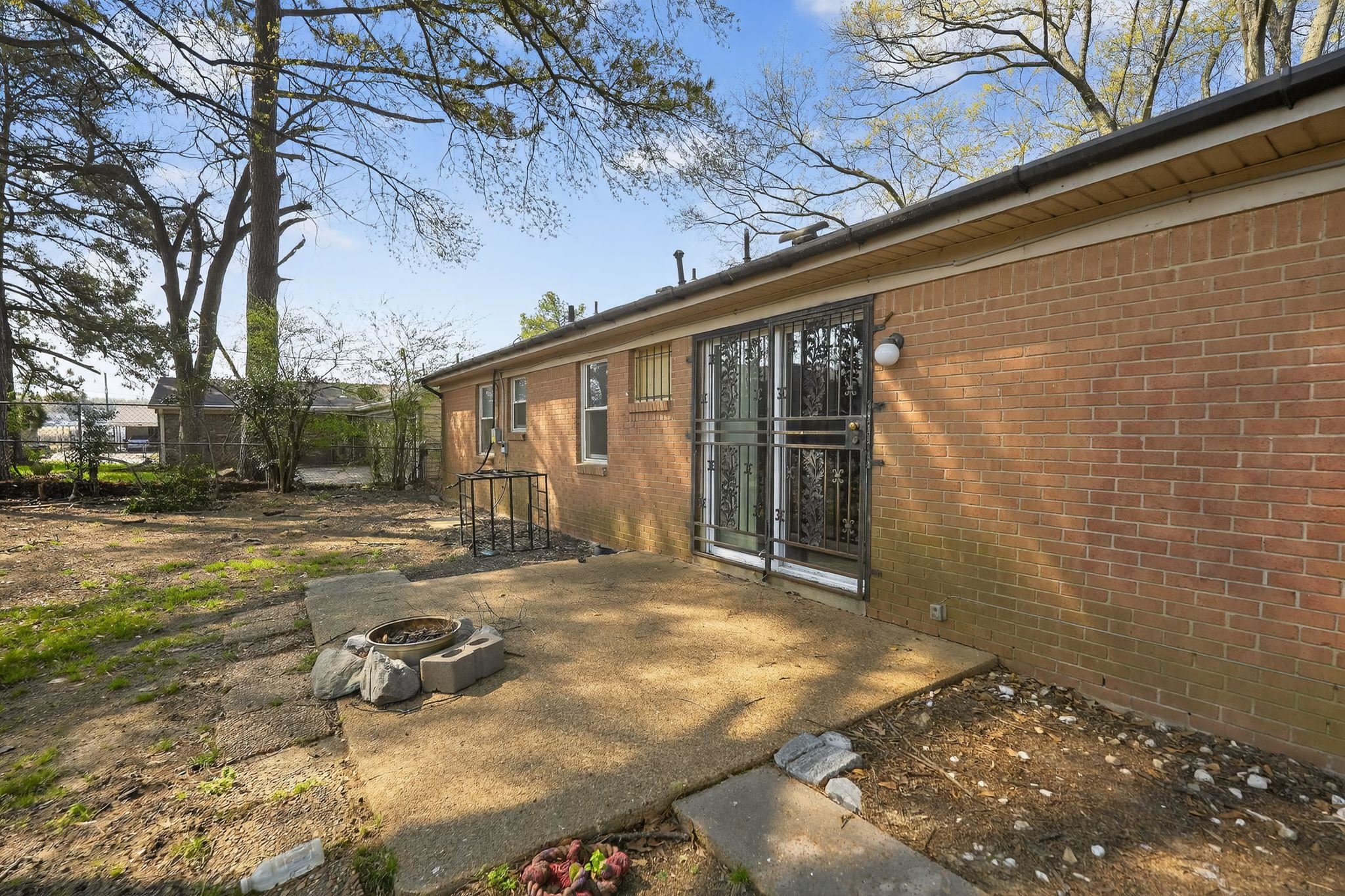 4378 Hawkeye St Property Photo 6