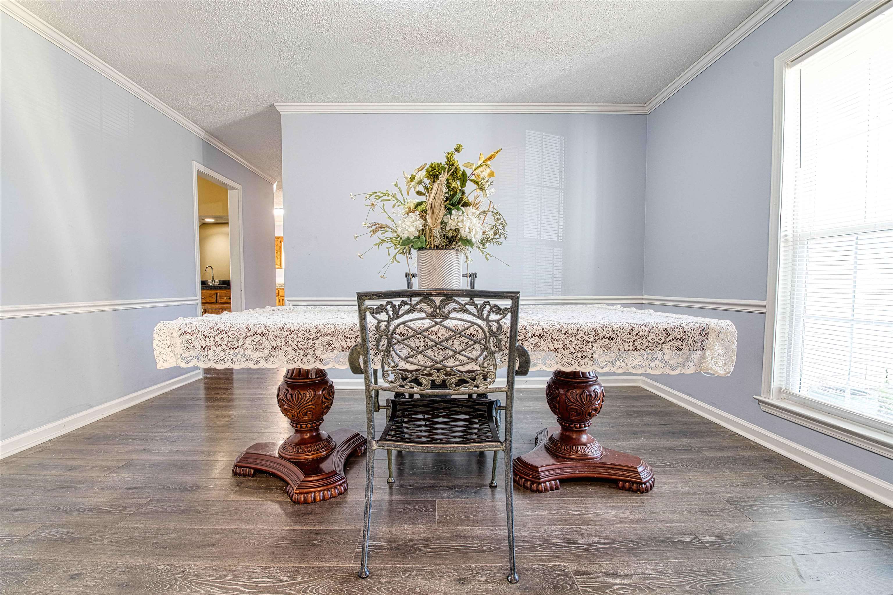 6348 Eastbrier Dr Property Photo 4