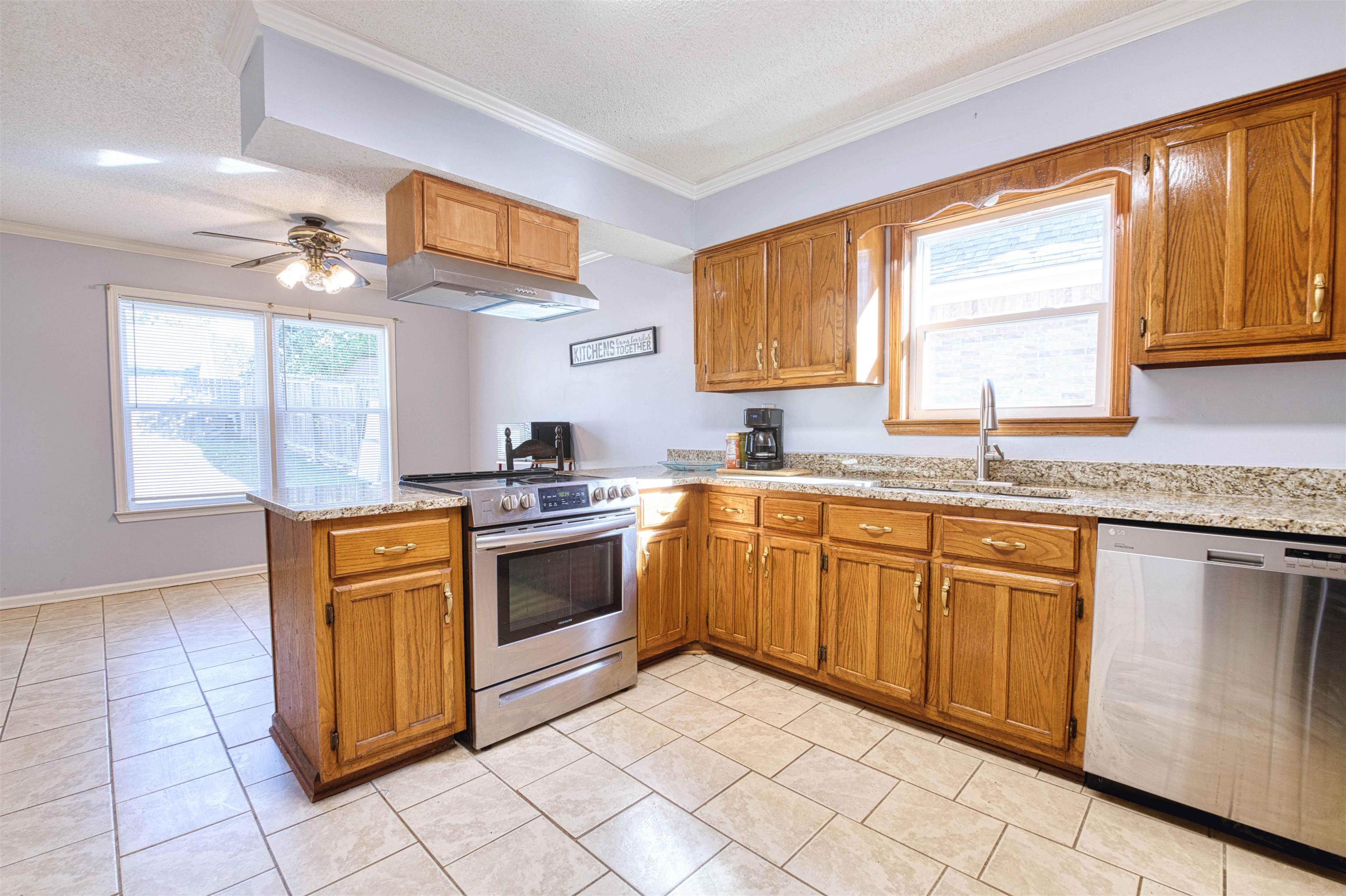 6348 Eastbrier Dr Property Photo 10