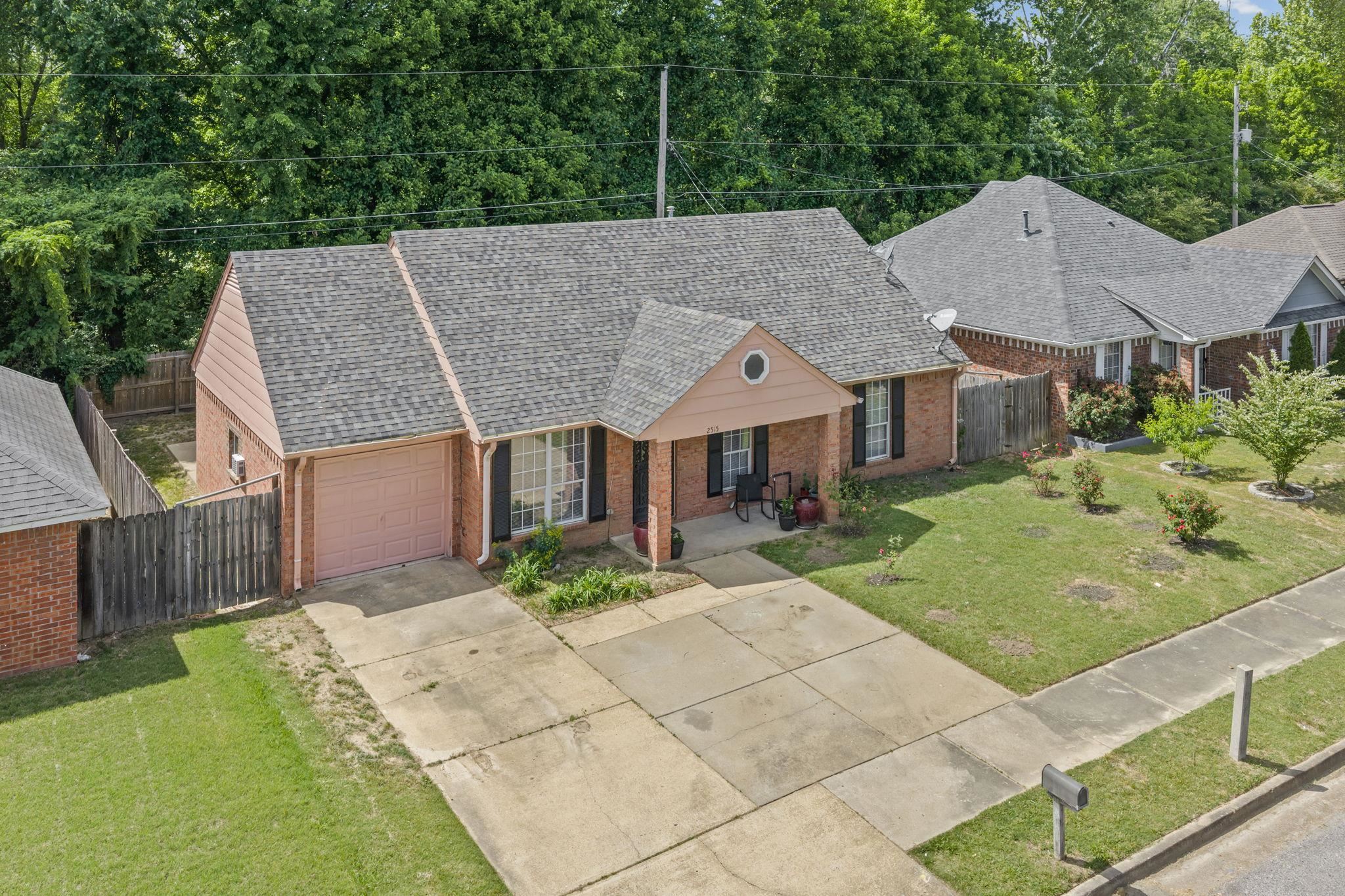 2515 Parkview Dr Property Photo 4