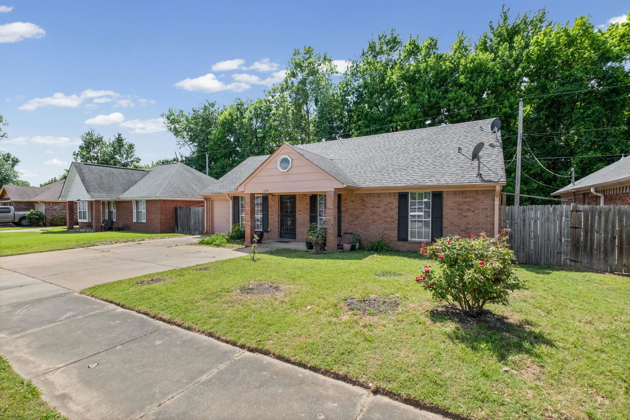 2515 Parkview Dr Property Photo 5