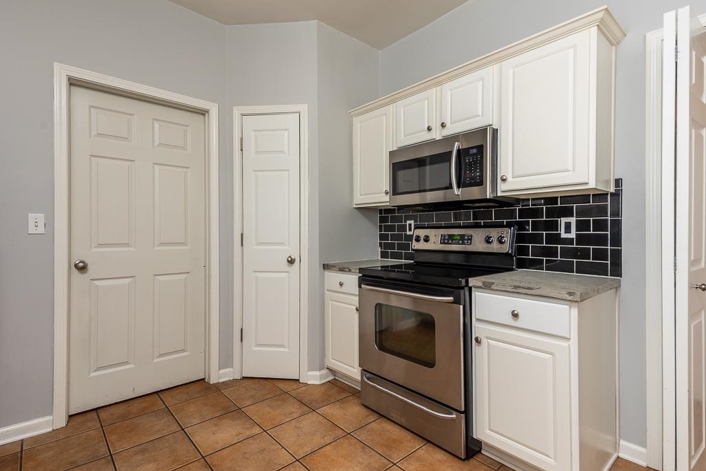 1340 Island Town Dr Property Photo 11