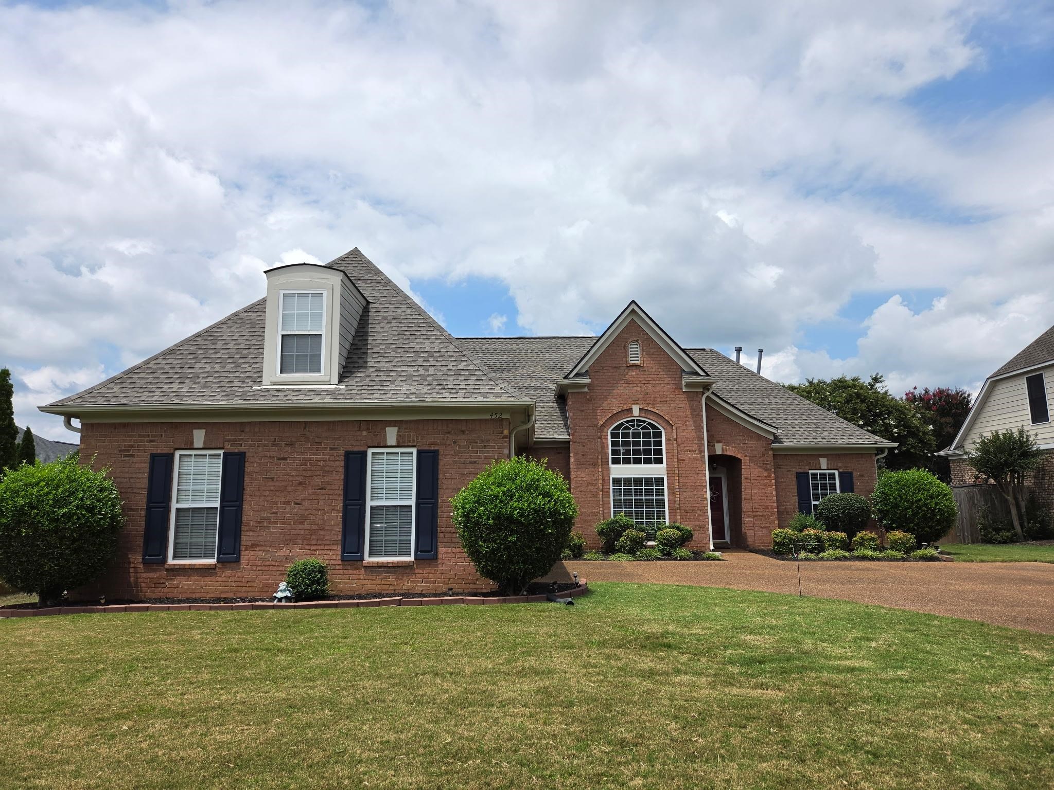 452 Glenogle Ln Property Photo 1