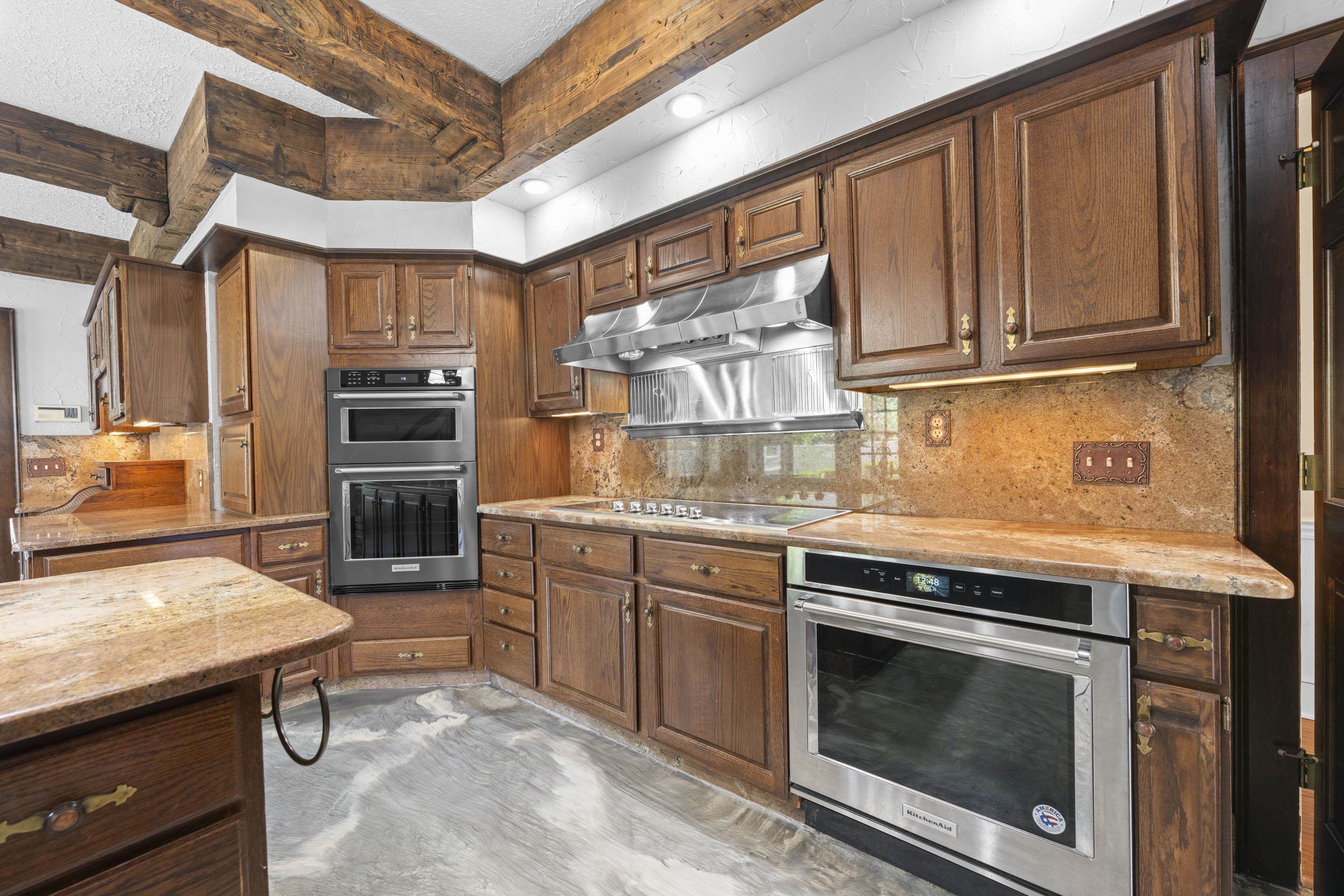 8449 Lansingwood Cv Property Photo 12
