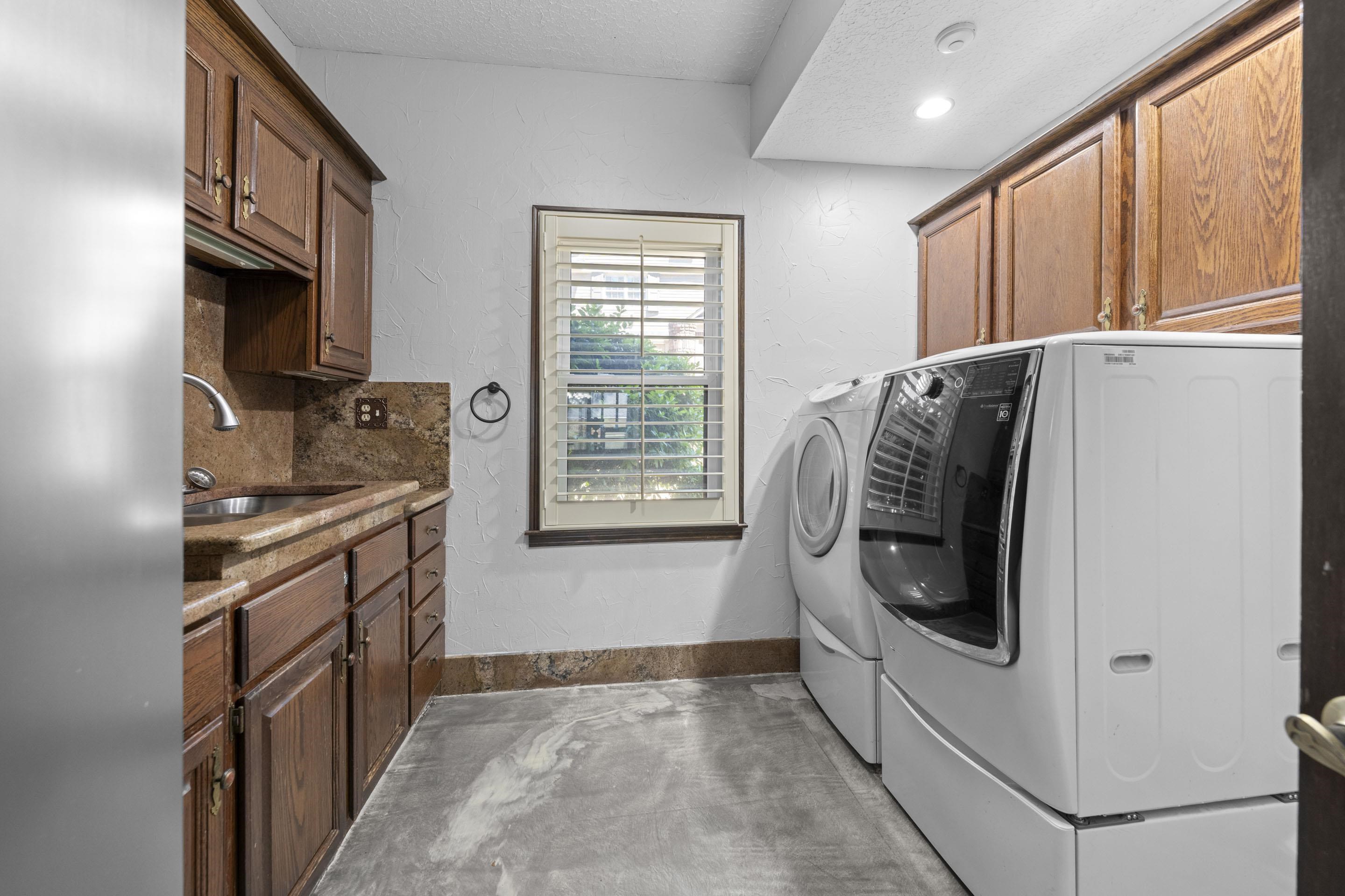 8449 Lansingwood Cv Property Photo 36