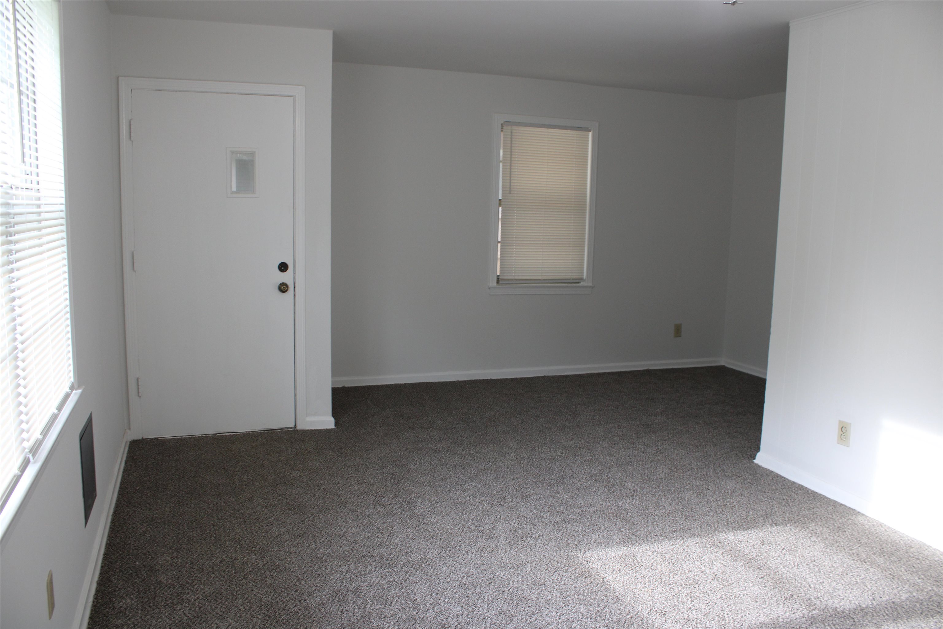 5552 Millbranch Rd Property Photo 3