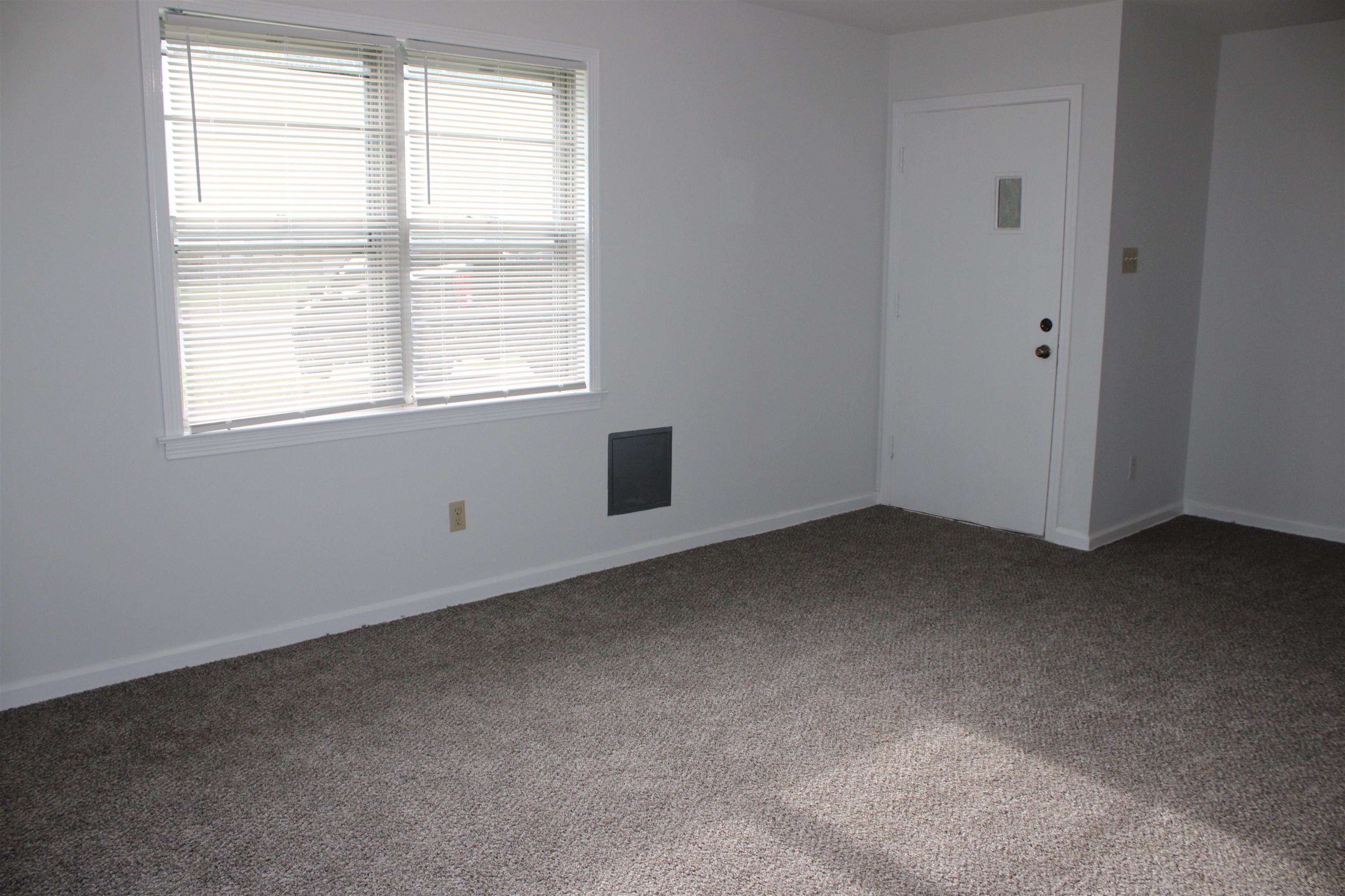 5552 Millbranch Rd Property Photo 4