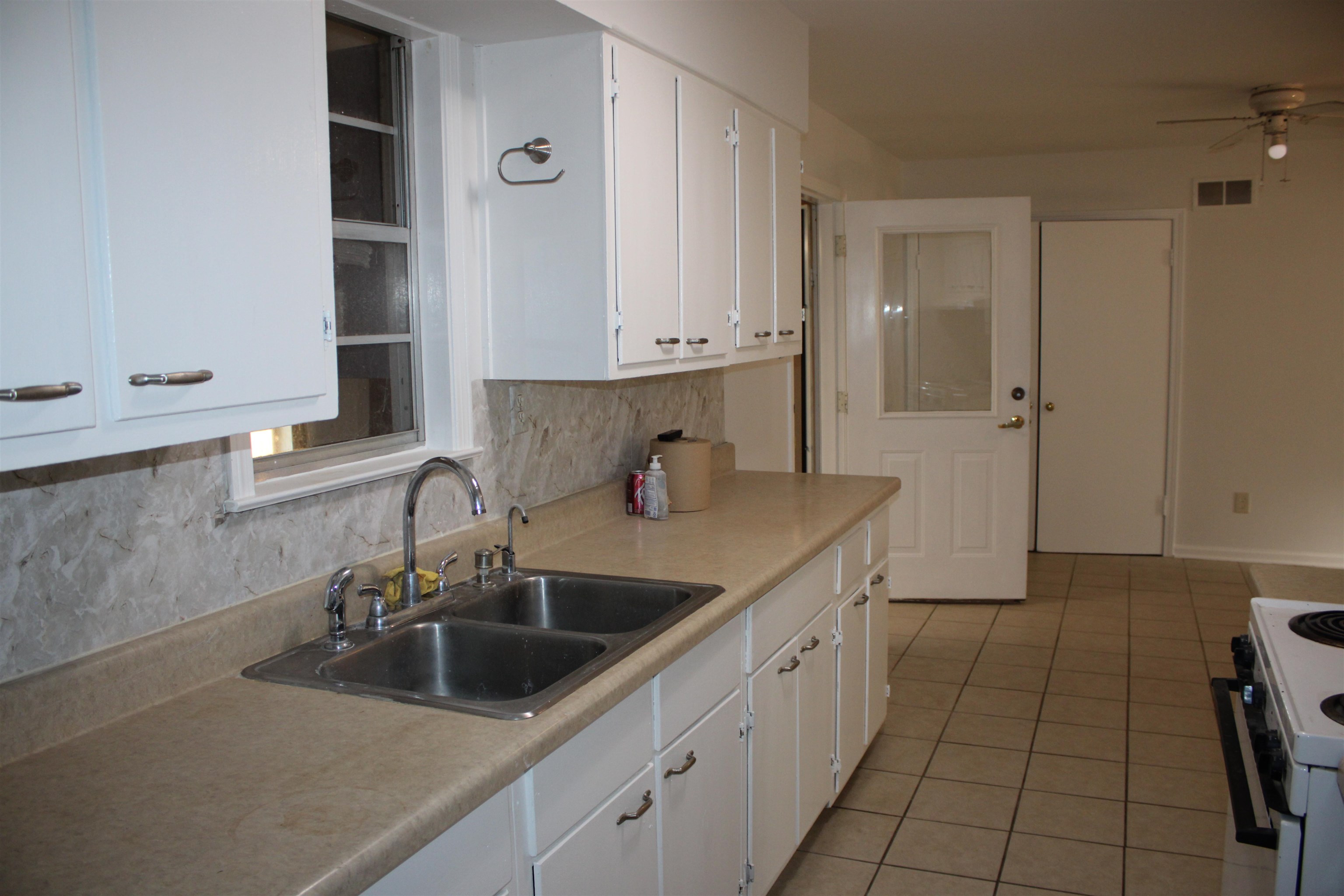 5552 Millbranch Rd Property Photo 6