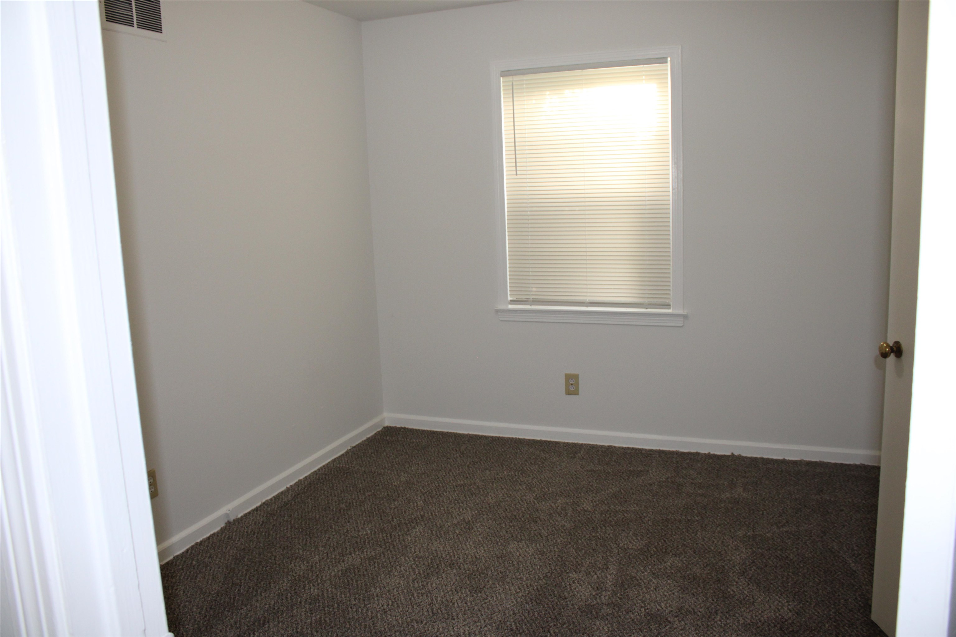 5552 Millbranch Rd Property Photo 10