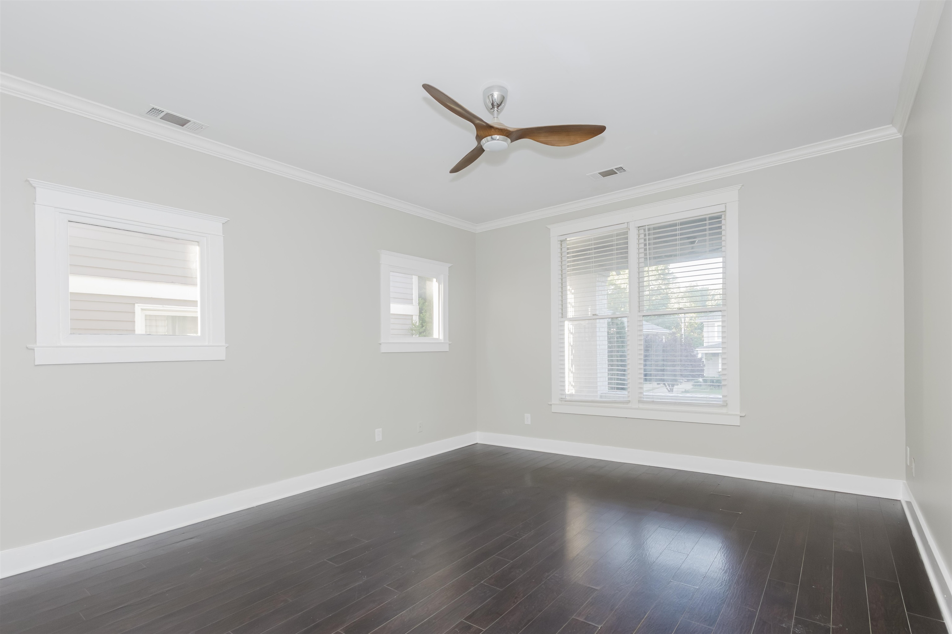 357 Angelus St Property Photo 18