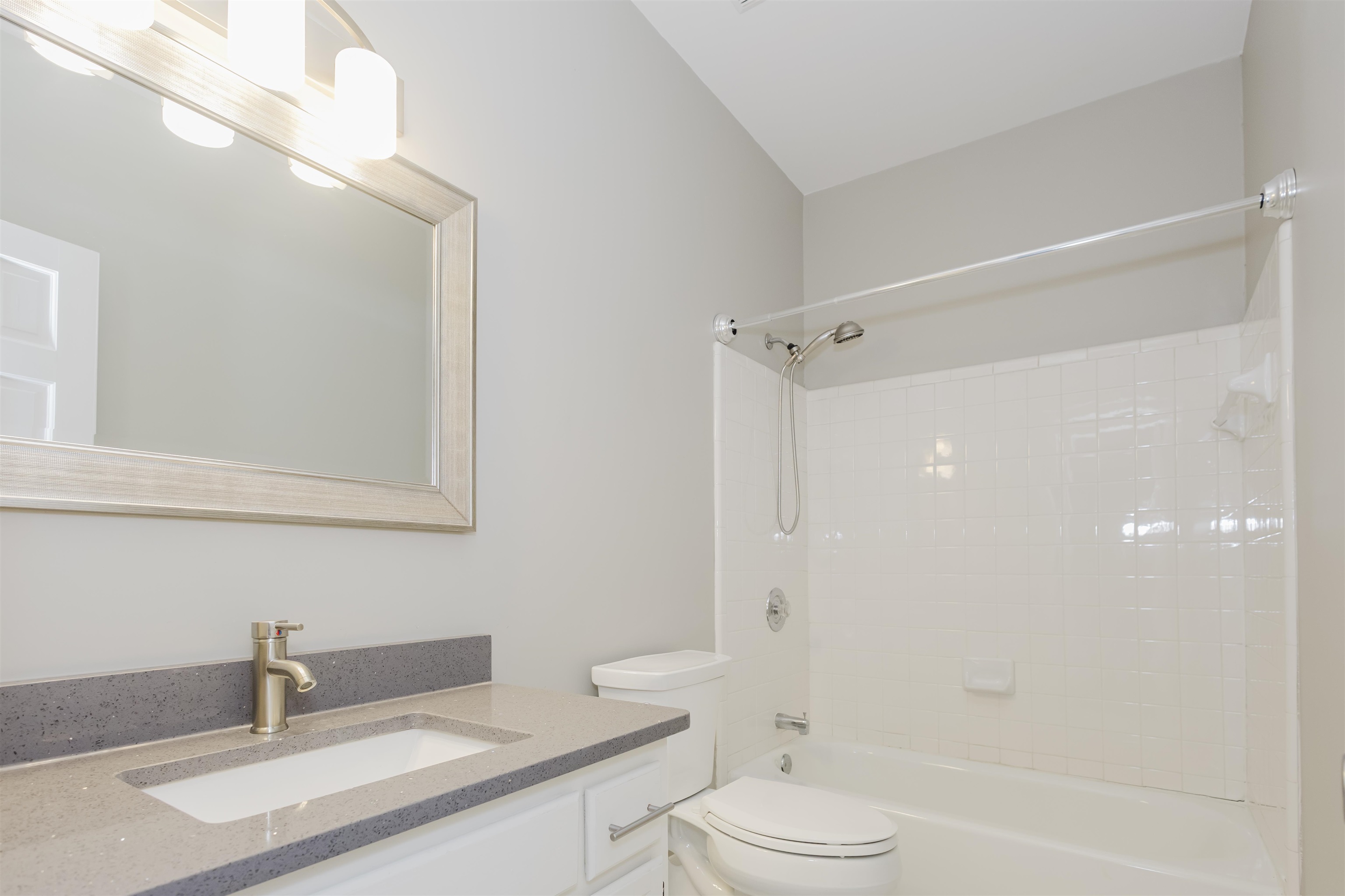 357 Angelus St Property Photo 25