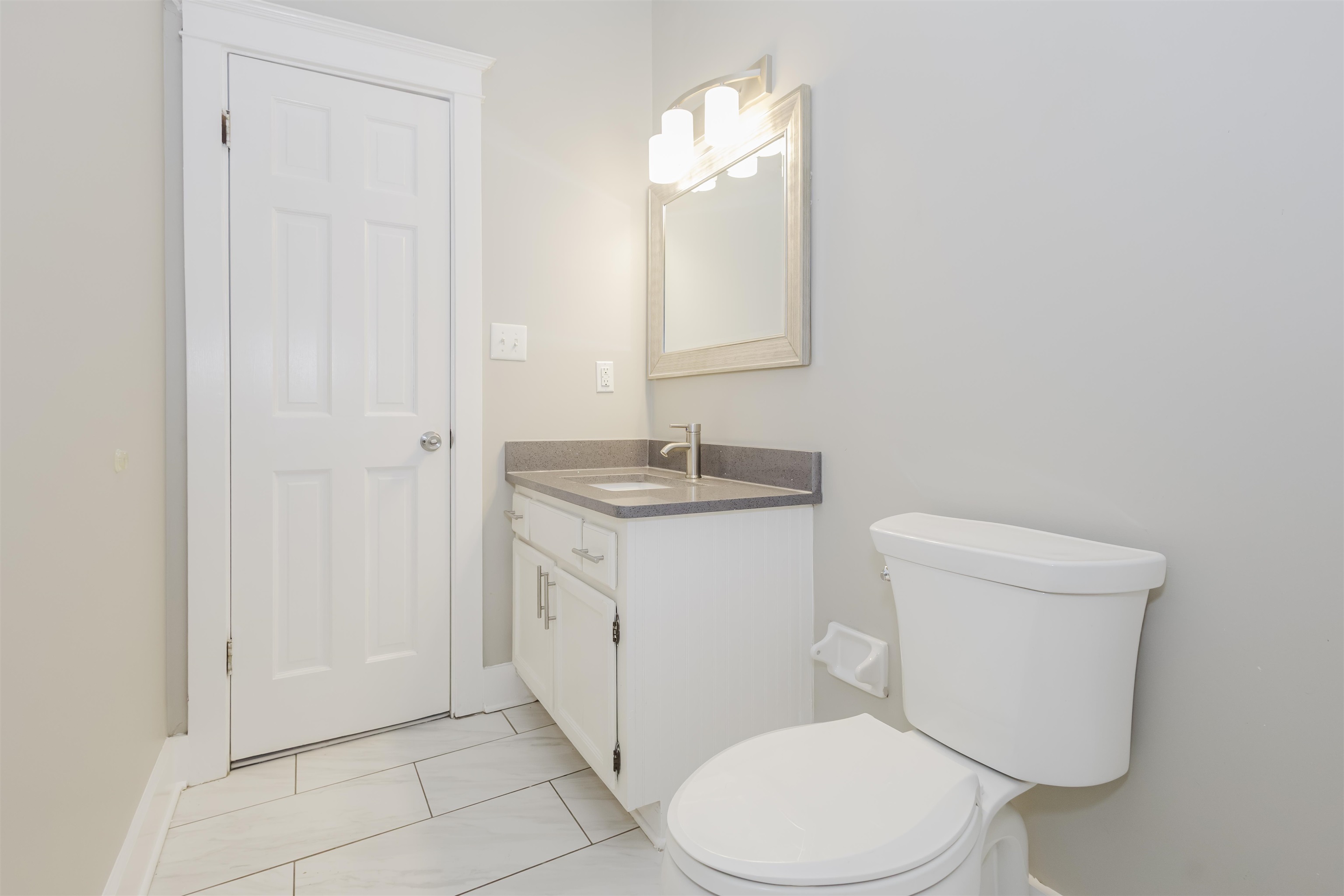357 Angelus St Property Photo 26