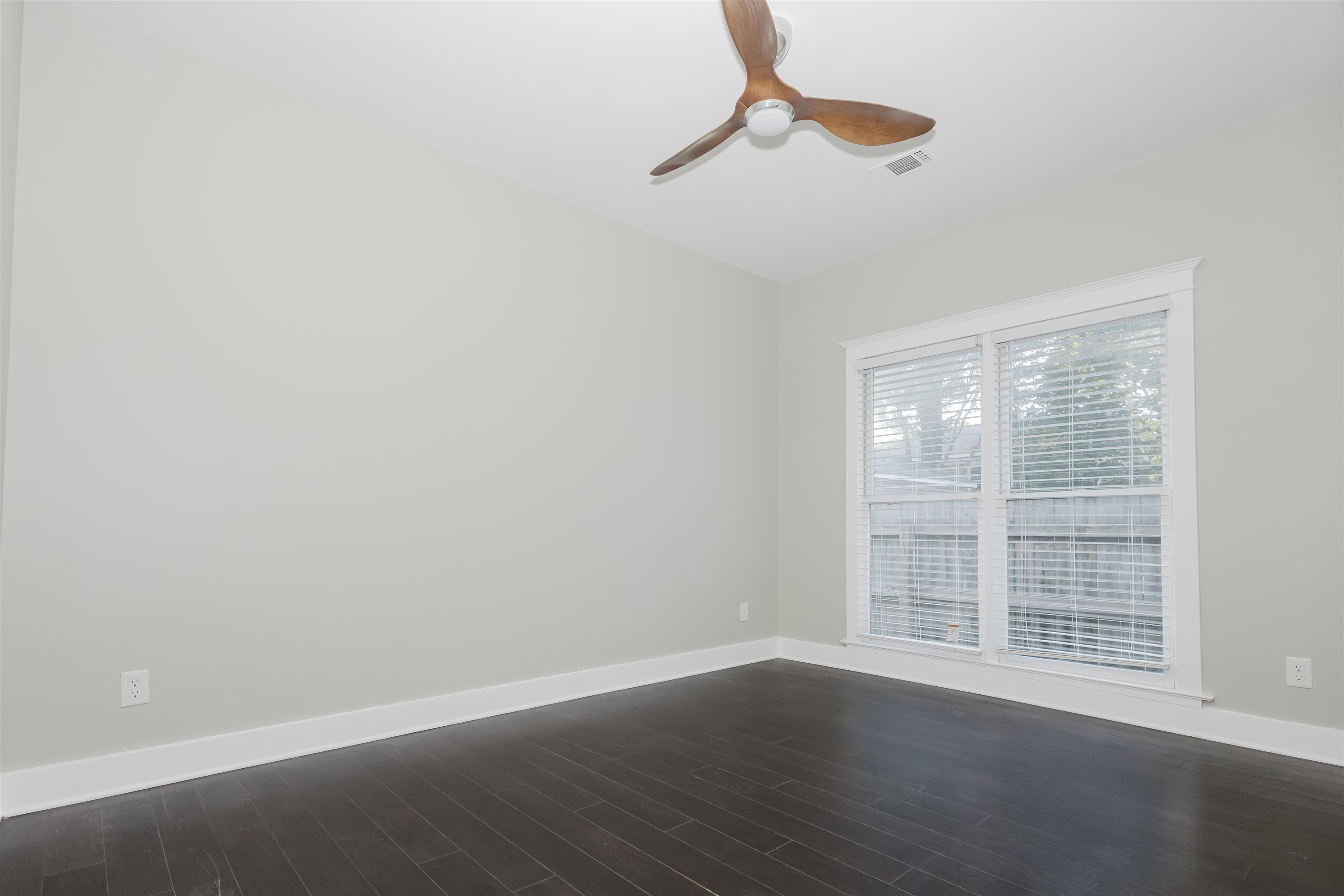 357 Angelus St Property Photo 27