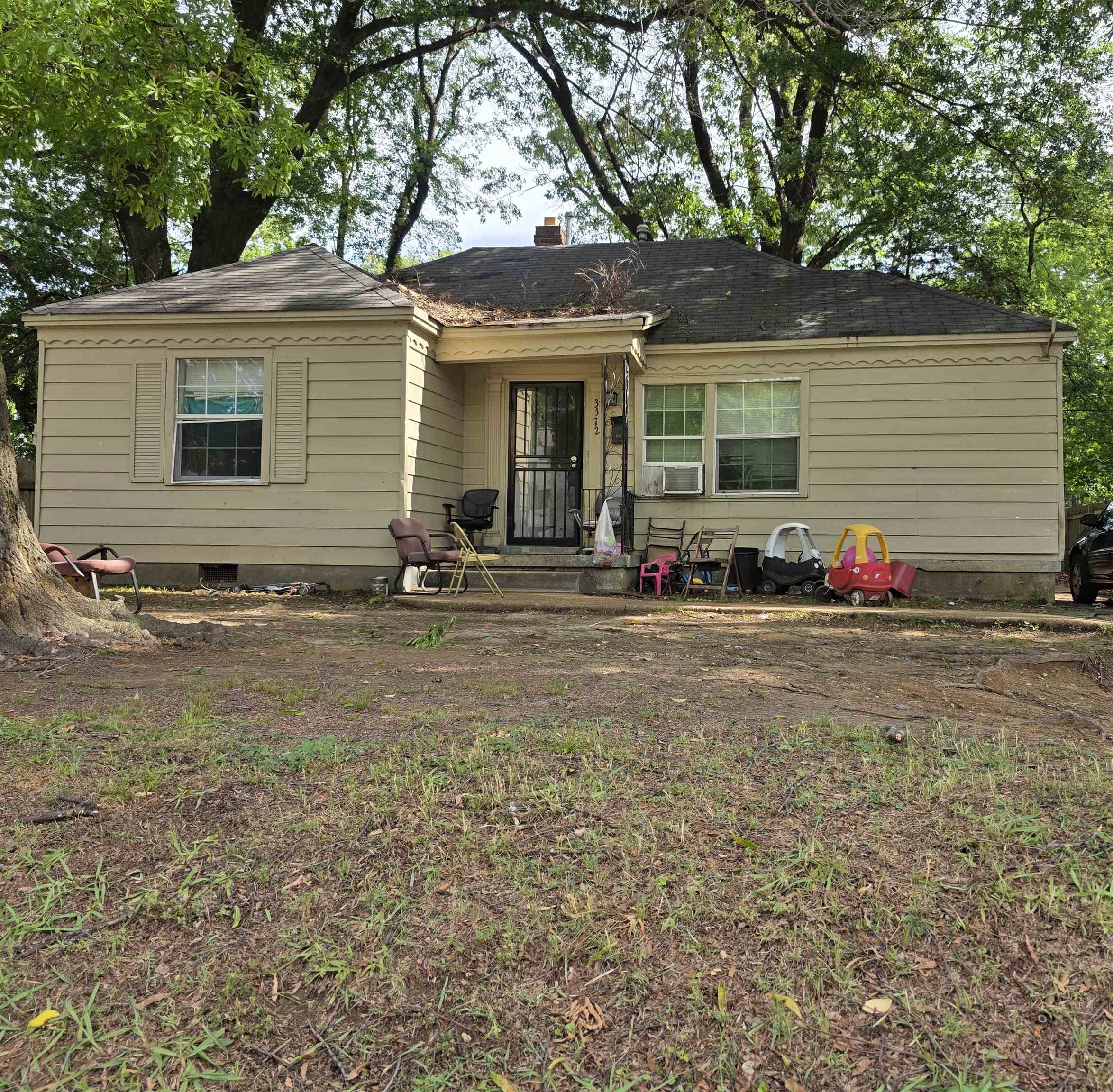 3372 Buchanan Ave Property Photo 1
