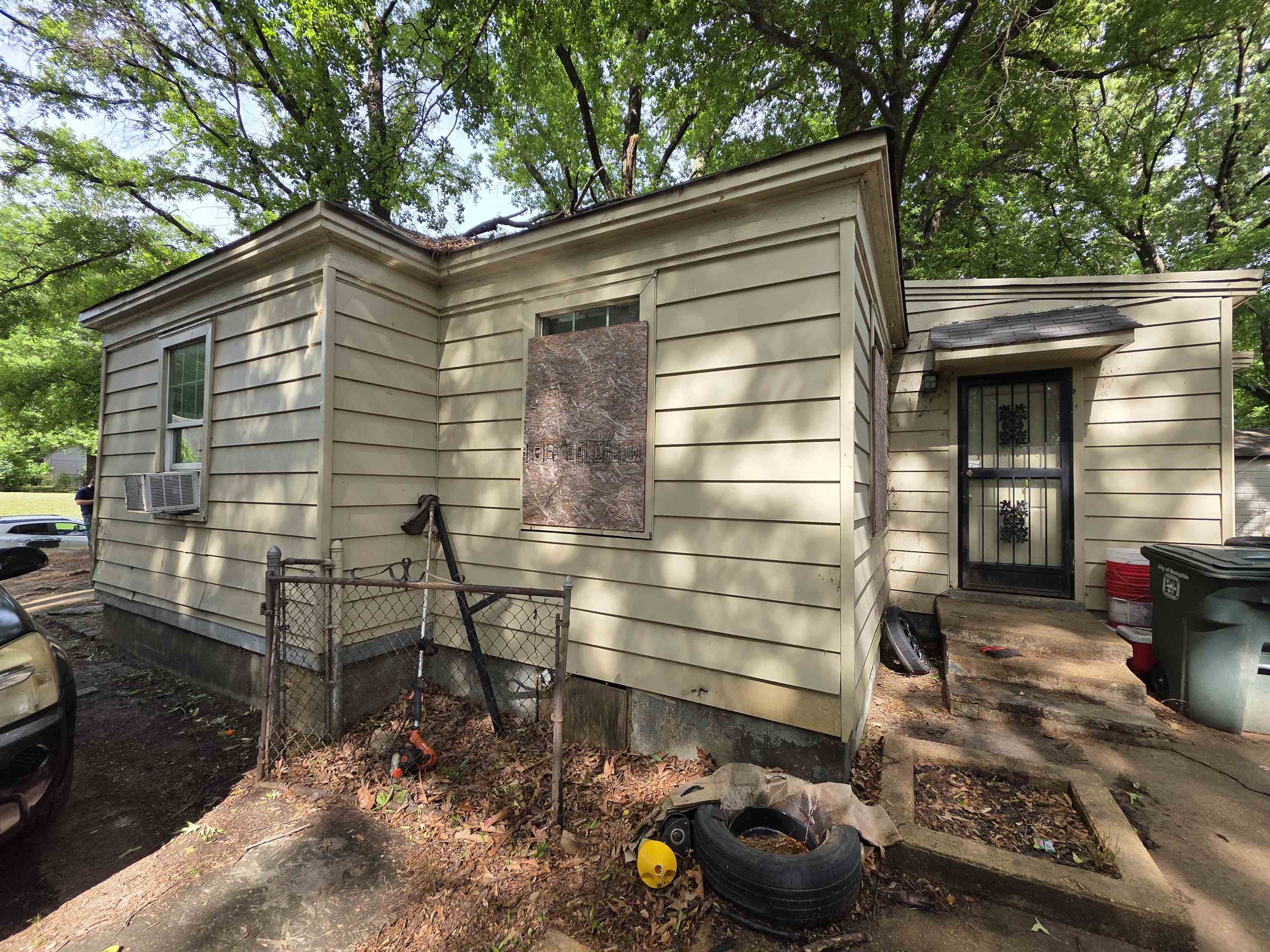 3372 Buchanan Ave Property Photo 2