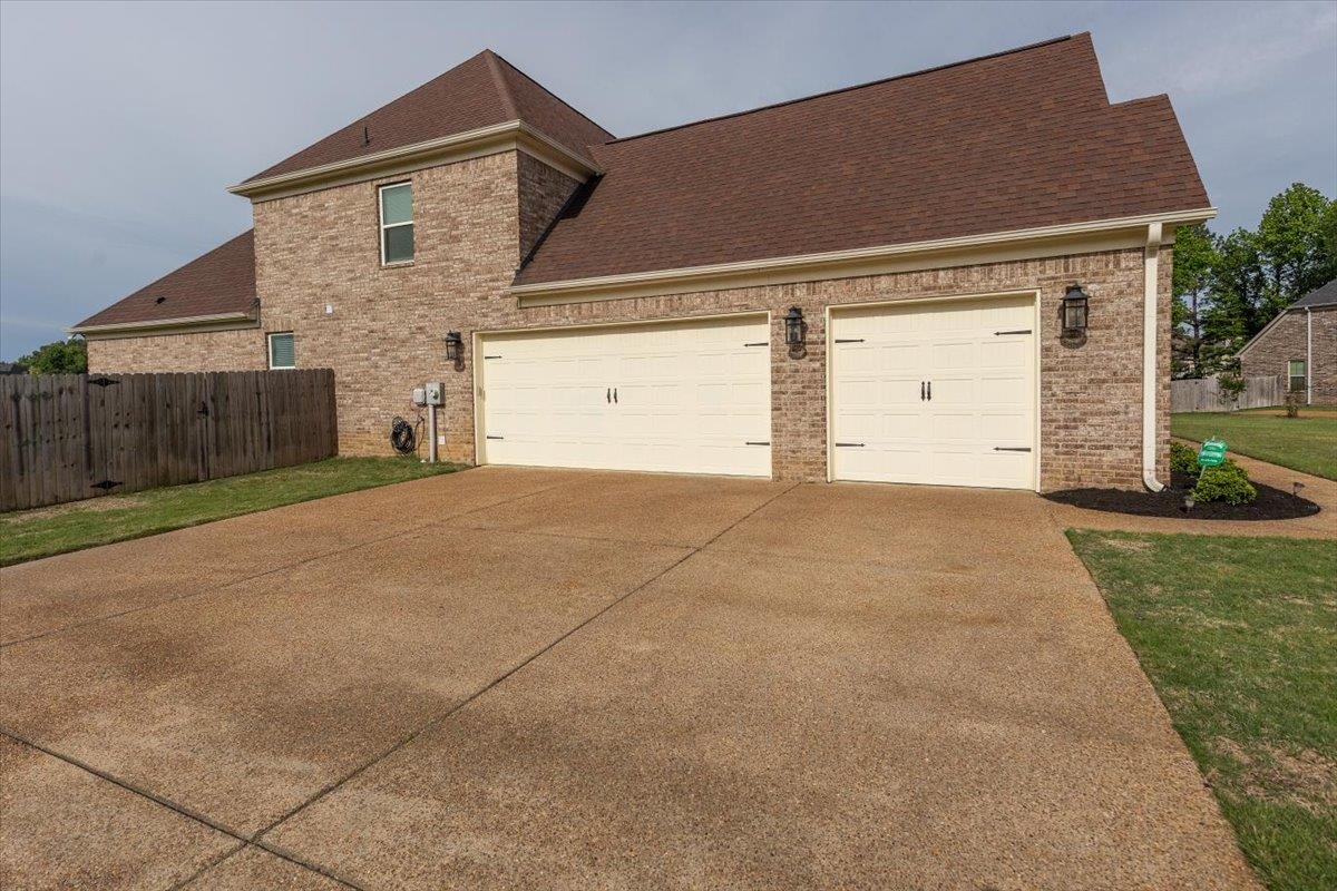 5345 E Pointe Dr Property Photo 5