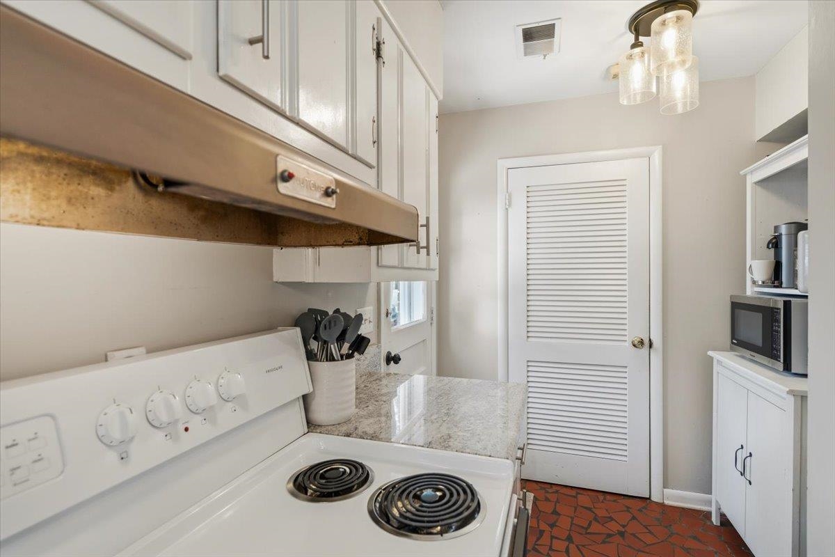 1458 Wheaton St Property Photo 11