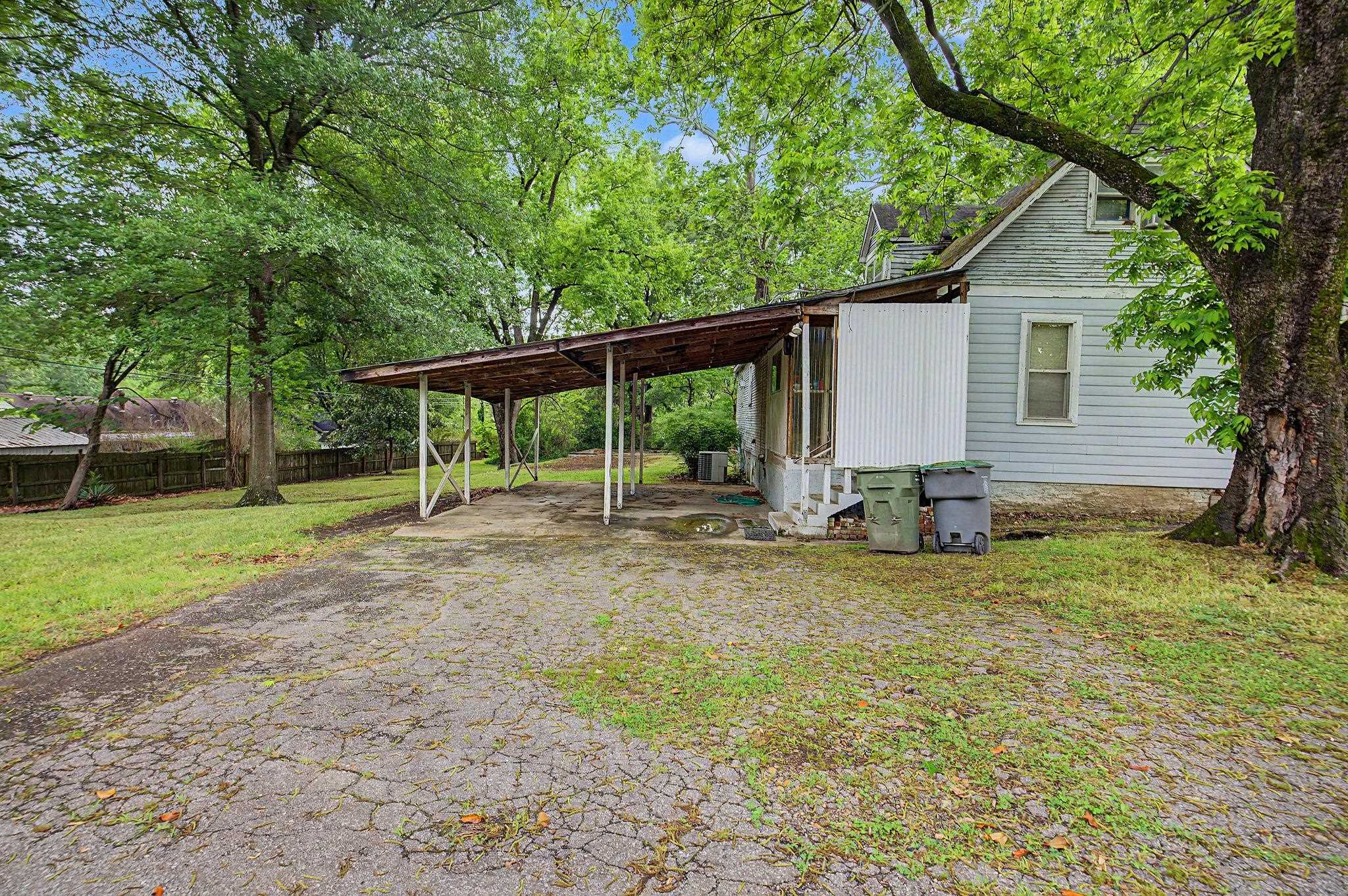 790 Colonial Rd Property Photo 9