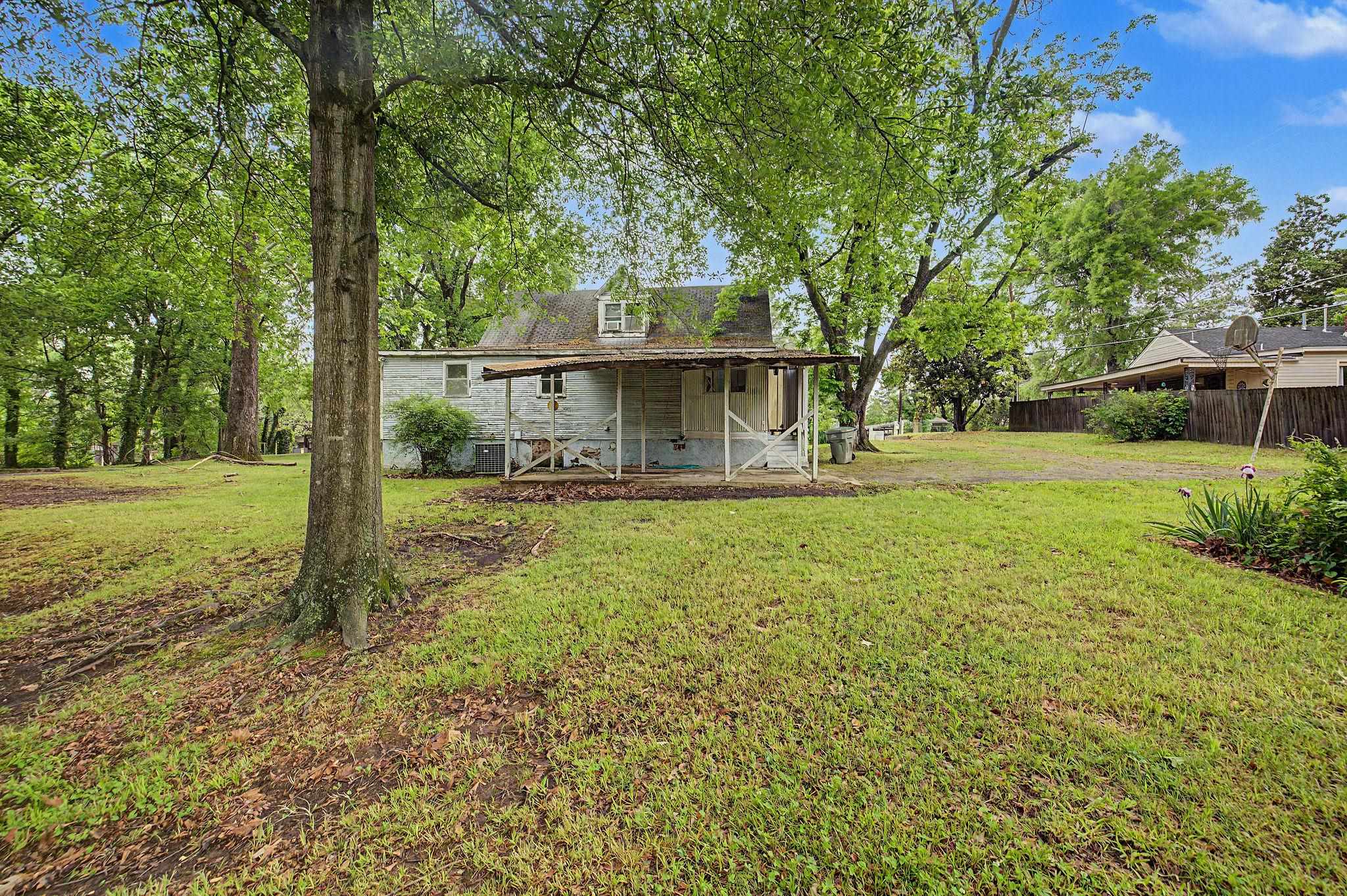 790 Colonial Rd Property Photo 11