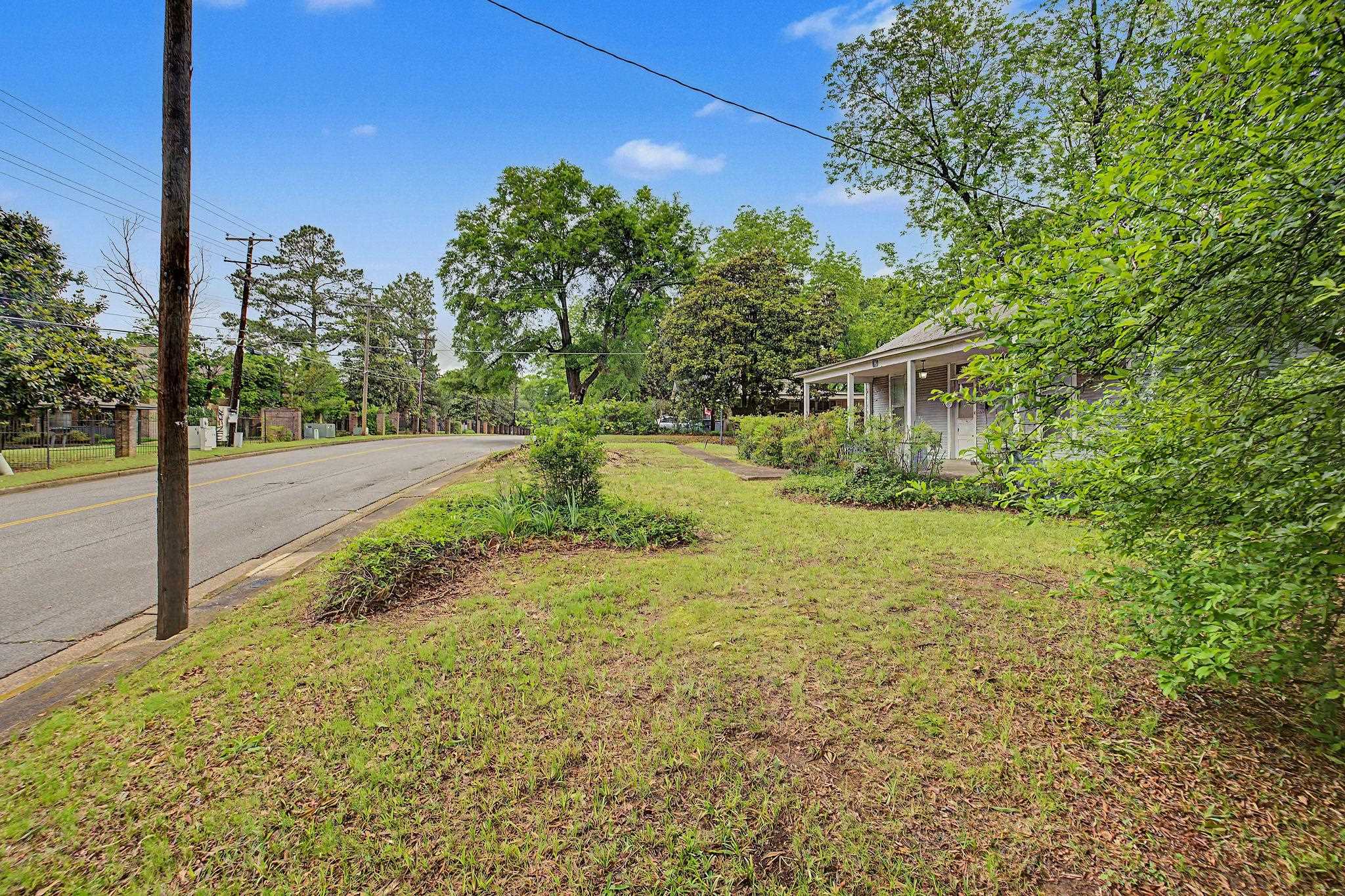 790 Colonial Rd Property Photo 15