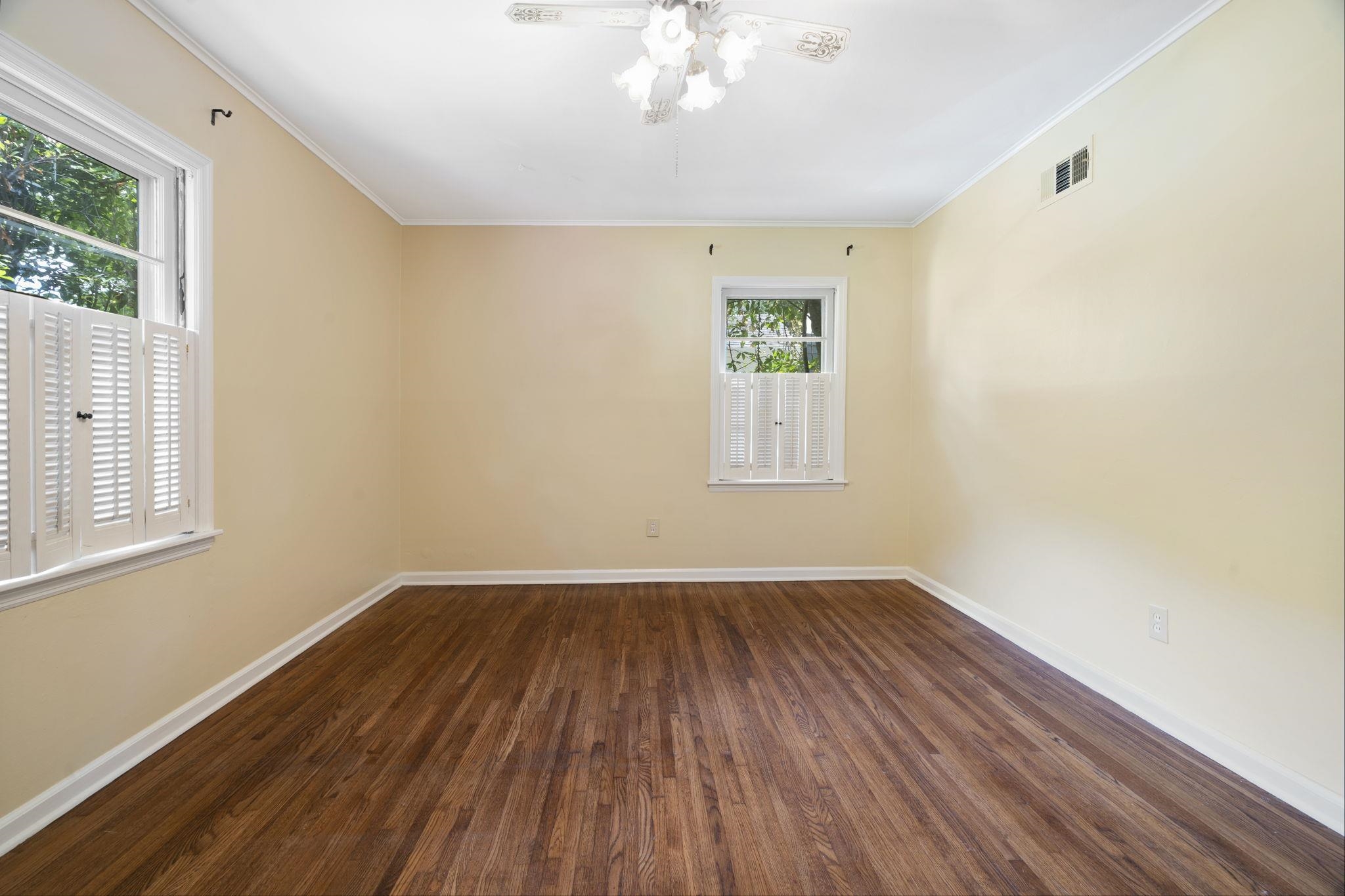 209 Leonora Dr Property Photo 22