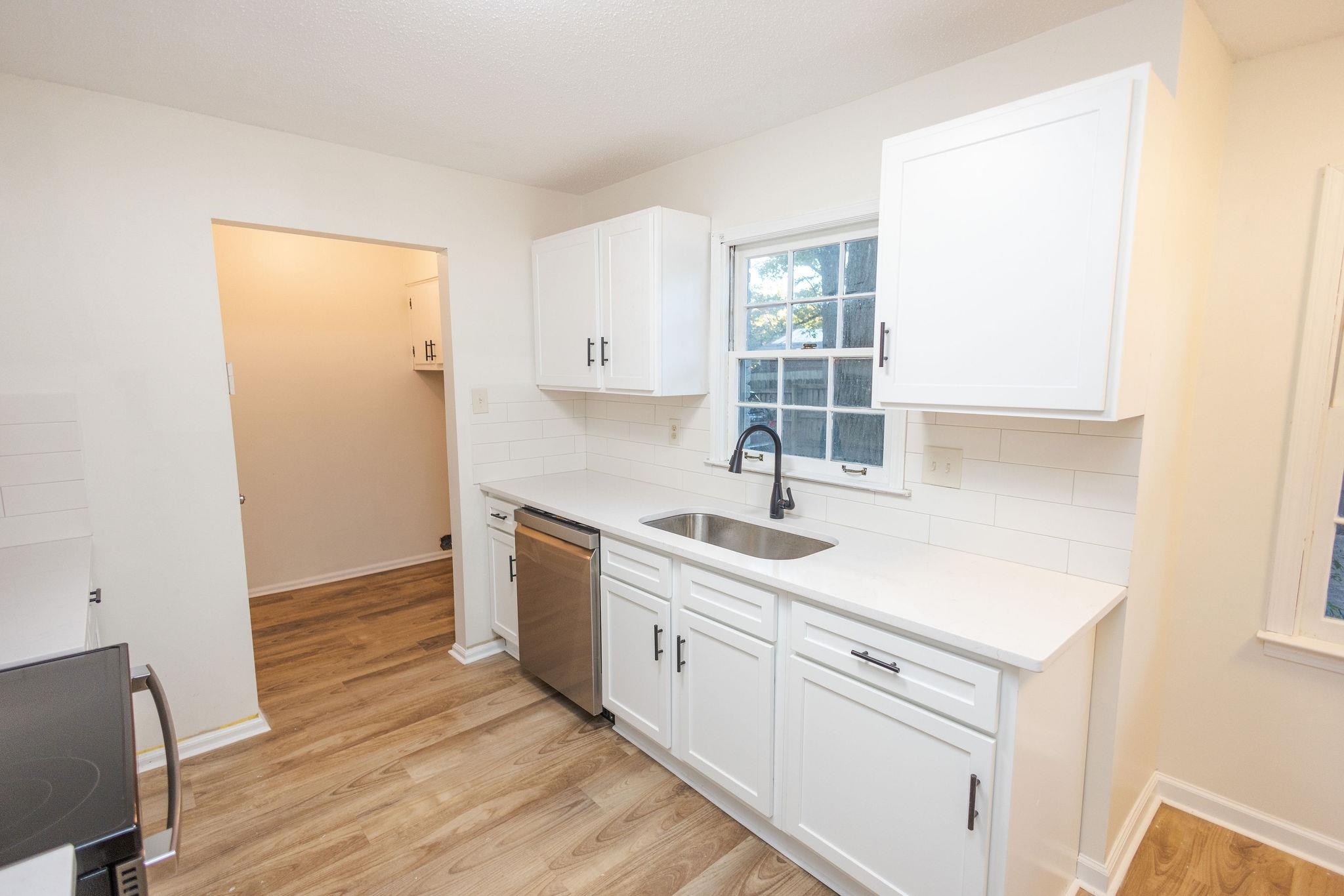 3217 Joslyn St Property Photo 7