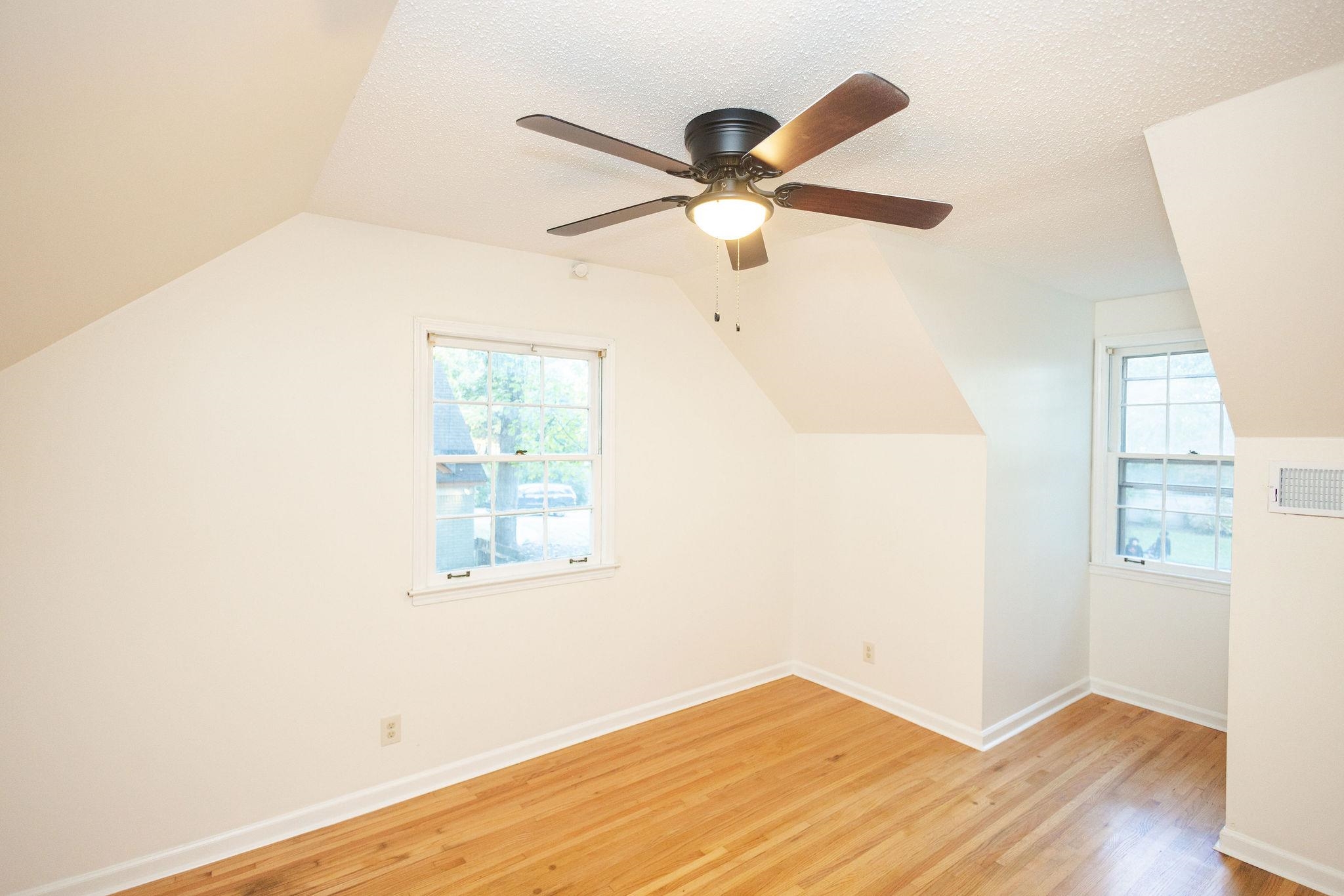 3217 Joslyn St Property Photo 33