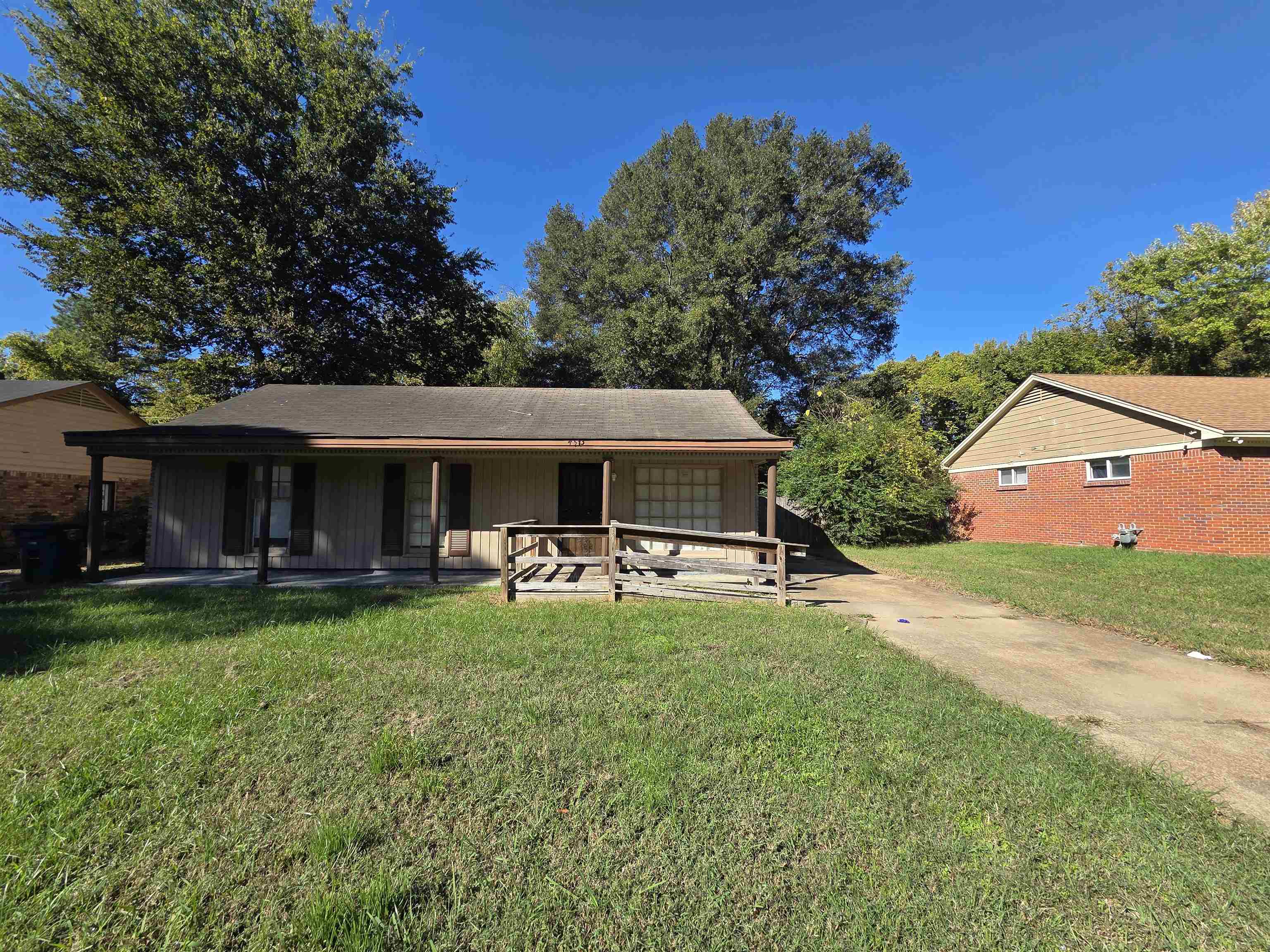 4573 Appleville St Property Photo 2