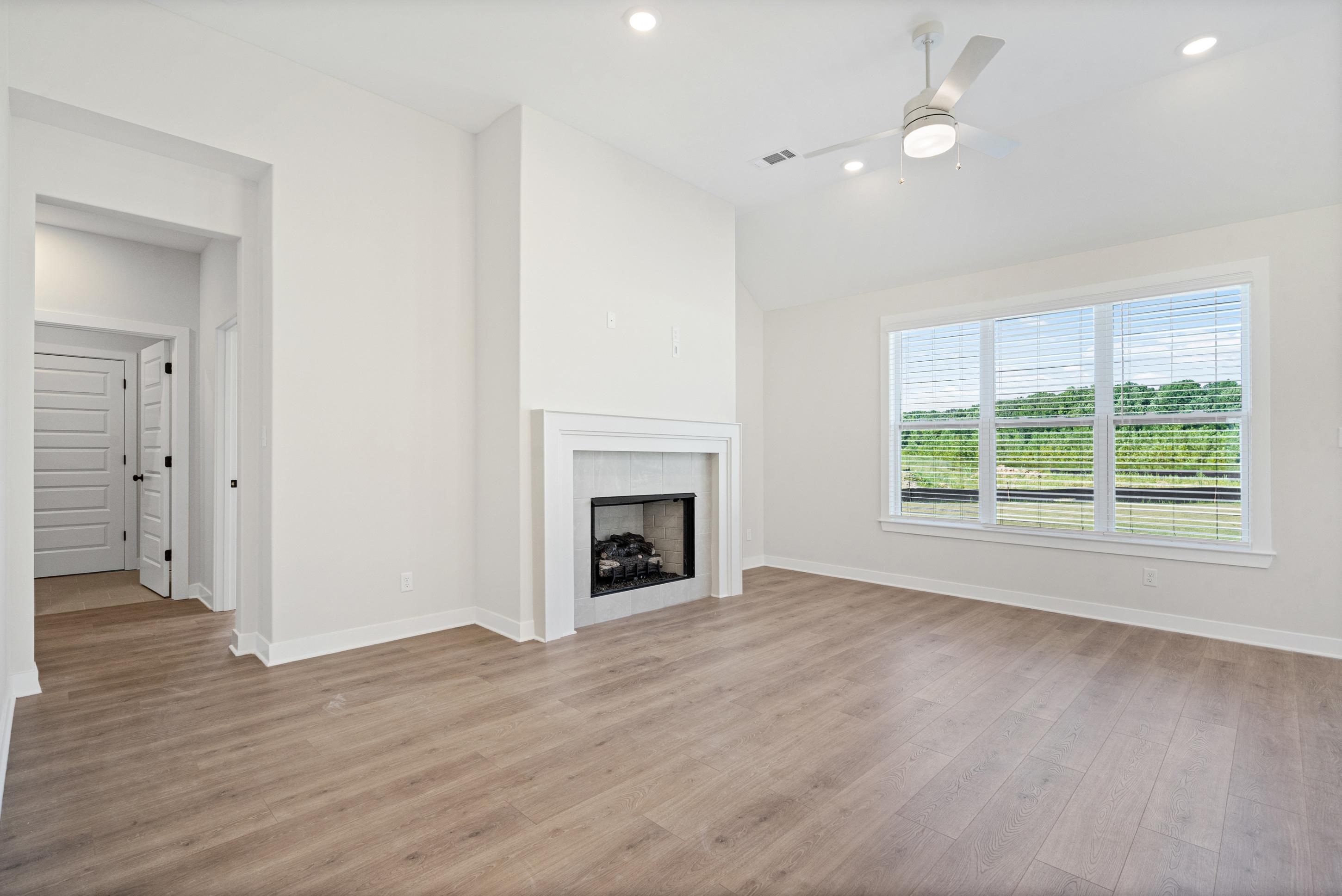 38 Rose Bush St Property Photo 5