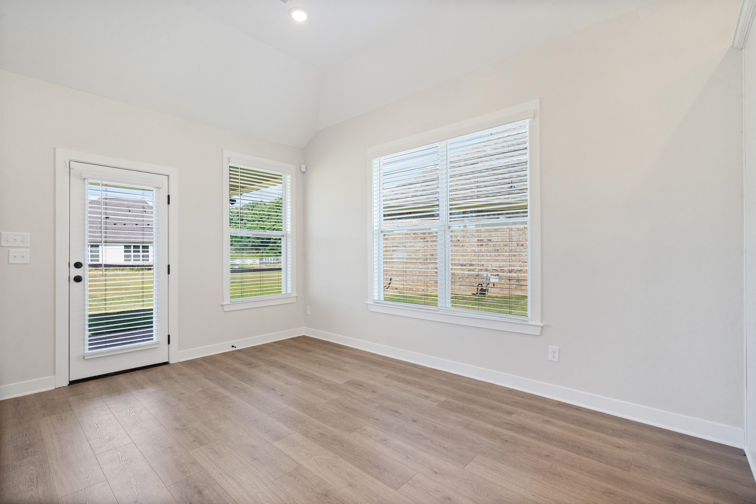 38 Rose Bush St Property Photo 9