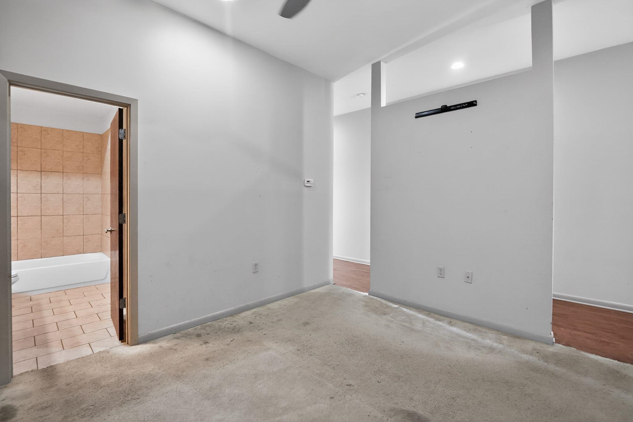 437 Monroe Ave 111 Property Photo 12