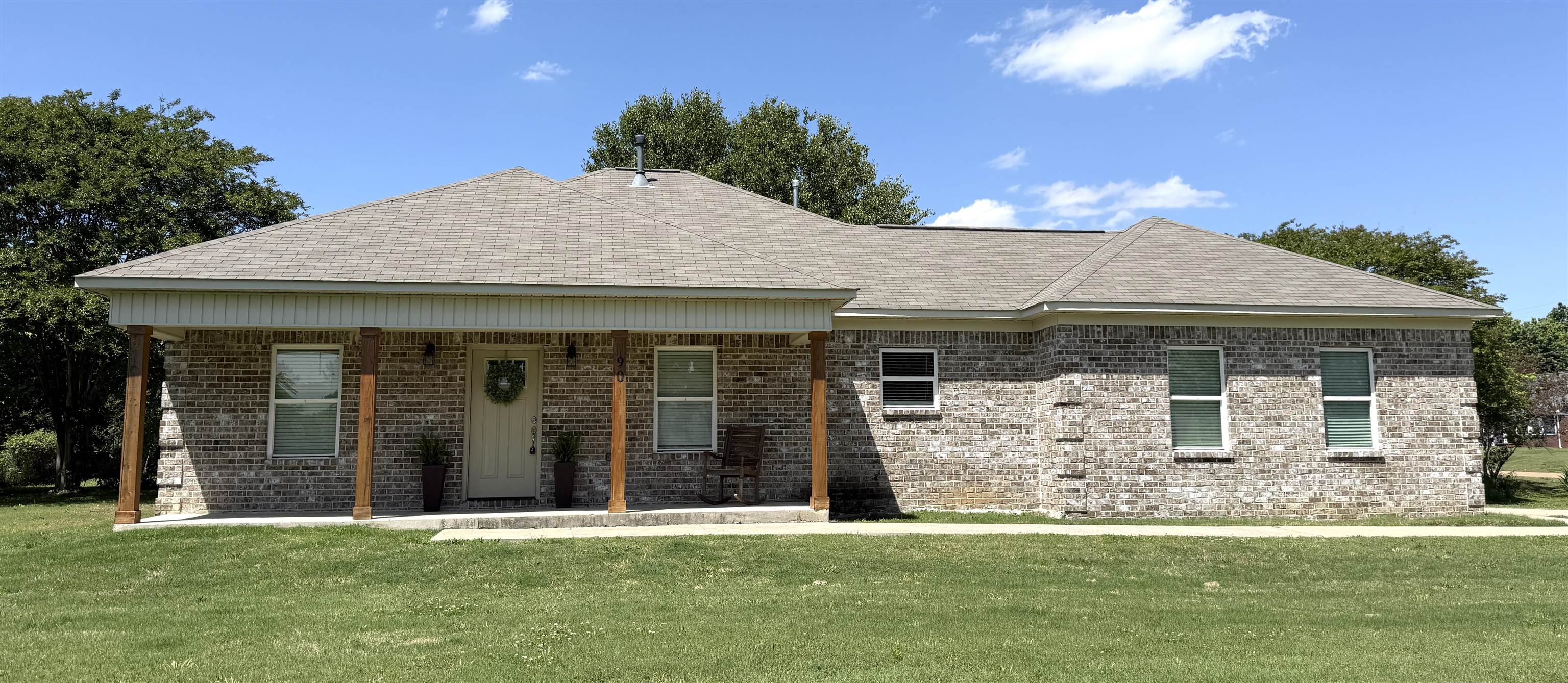 90 SQUIRES GROVE DR Property Photo 1