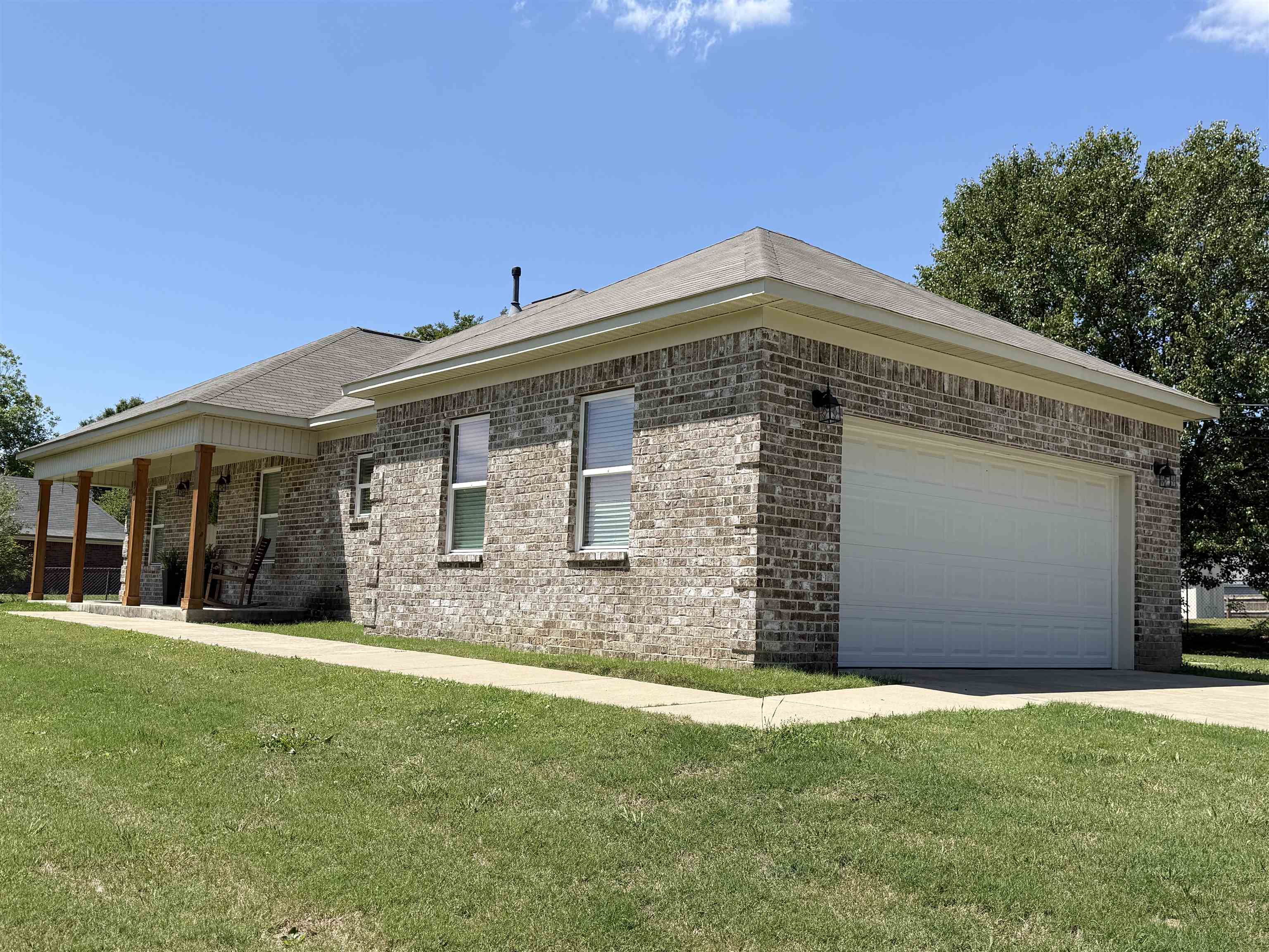 90 Squires Grove Dr Property Photo 6